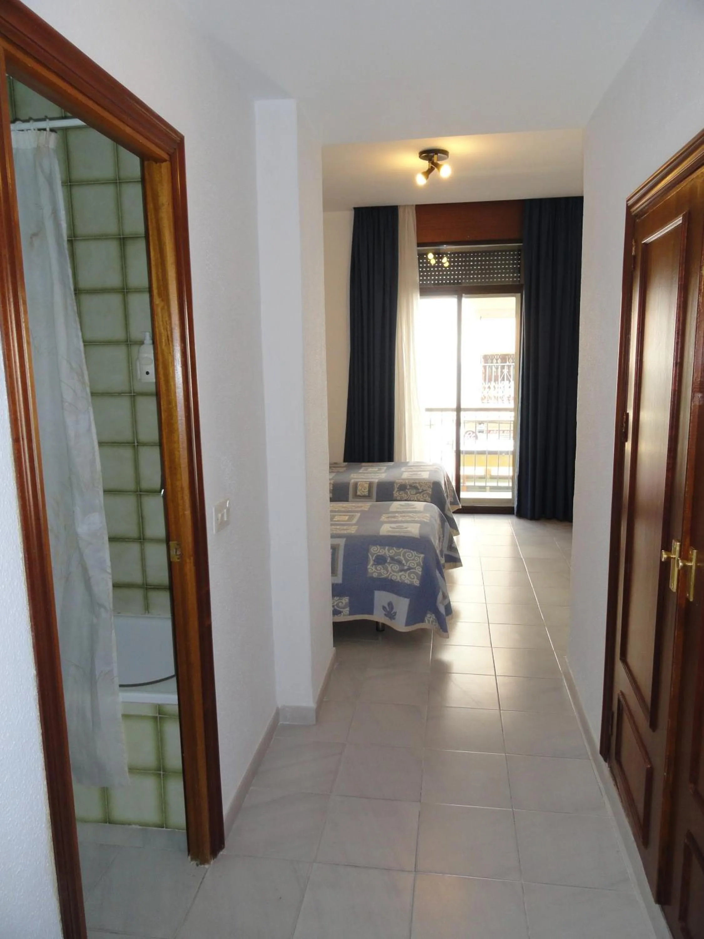 Day, Bed in Hotel El Coloso