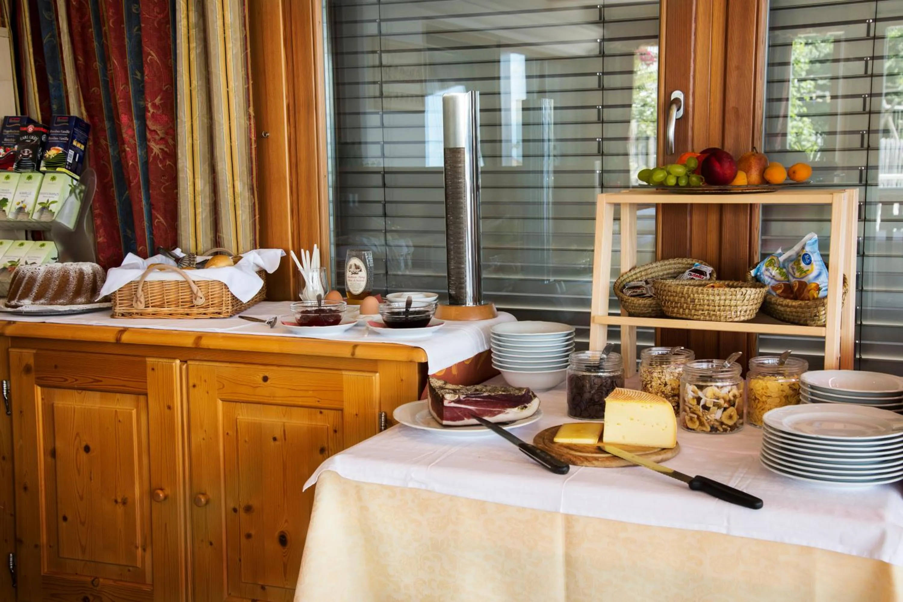 Buffet breakfast in Pension Wiesenrain