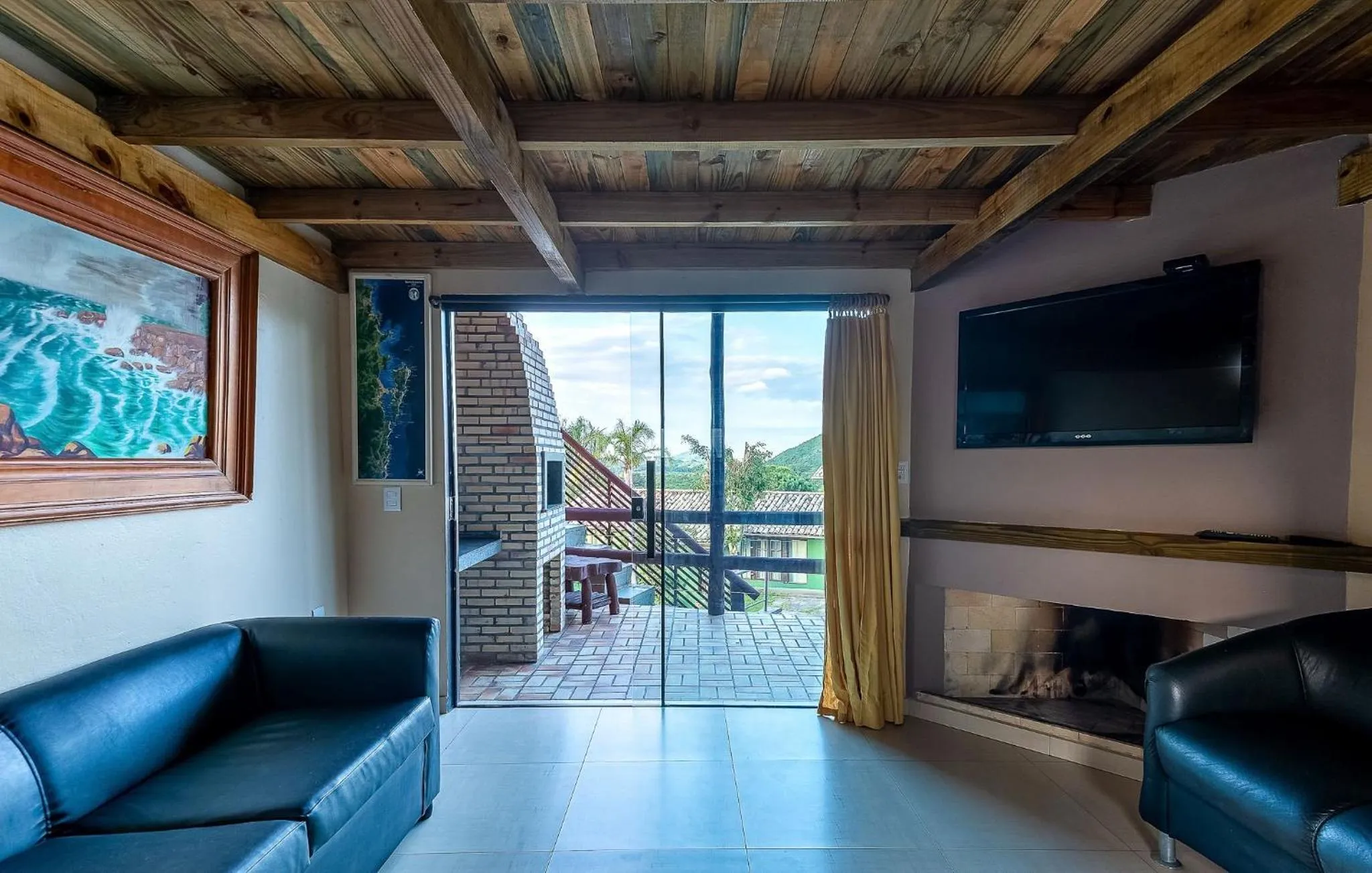 TV and multimedia in Pousada Bangalôs do Rosa