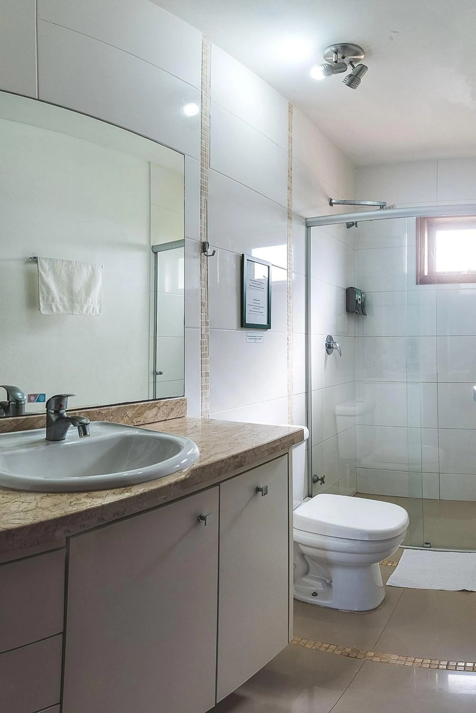 Toilet in Pousada Bangalôs do Rosa