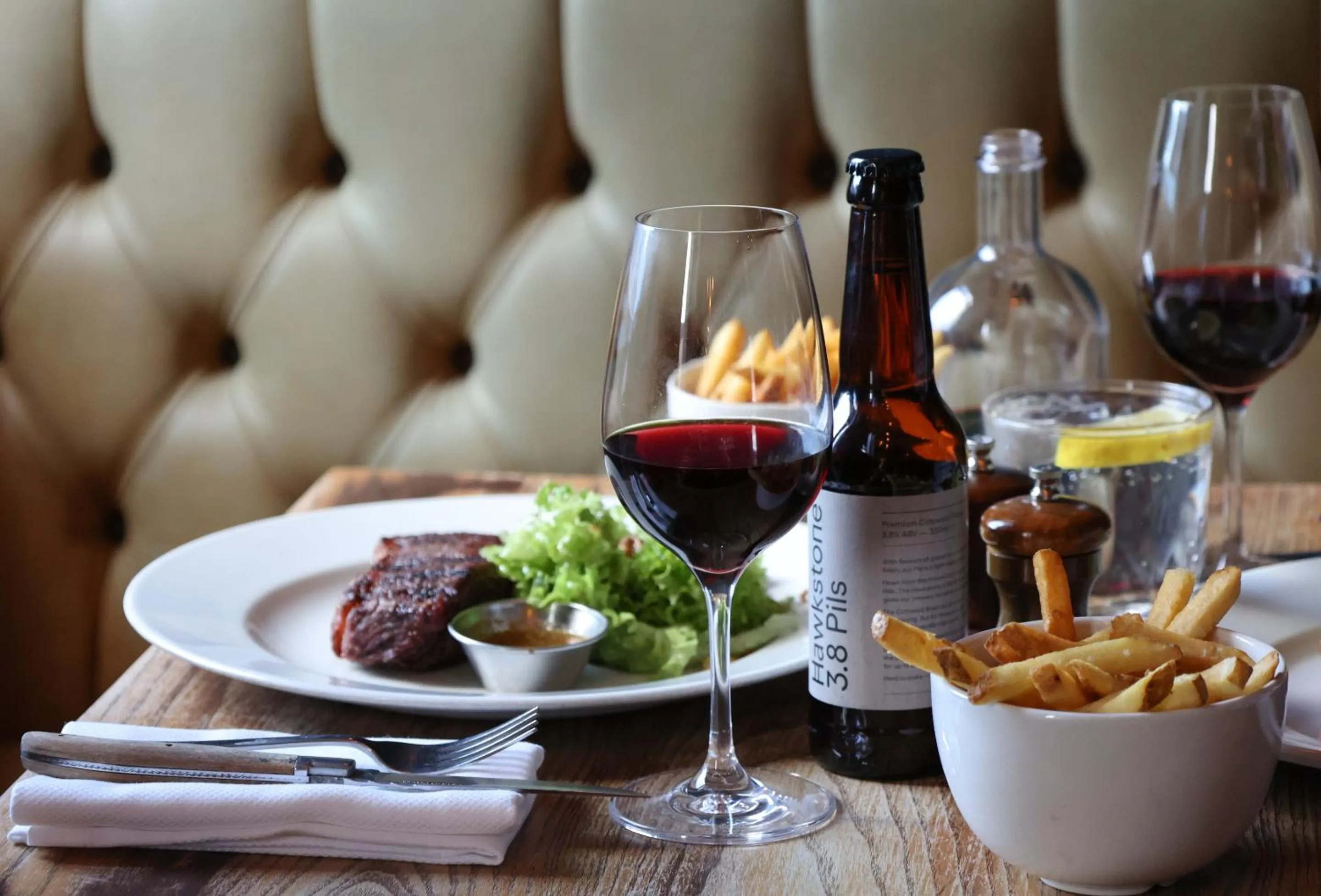 Food and drinks in The Porterhouse grill & rooms