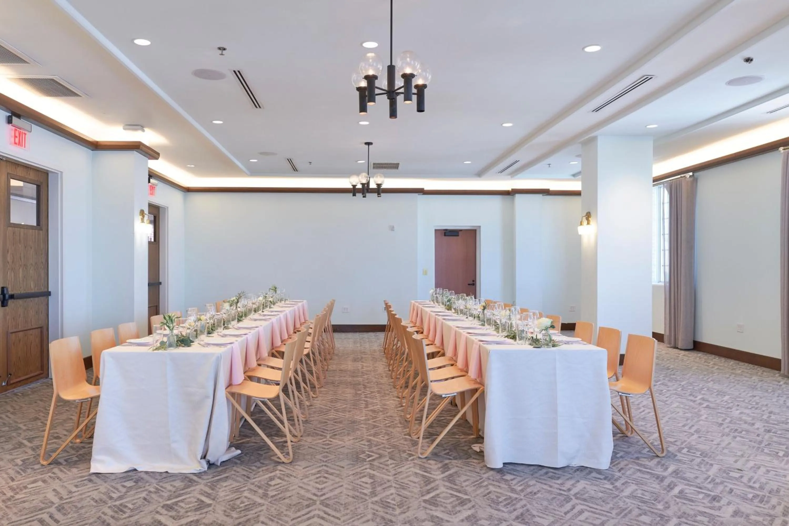 Meeting/conference room in The Alida, Savannah, a Tribute Portfolio Hotel