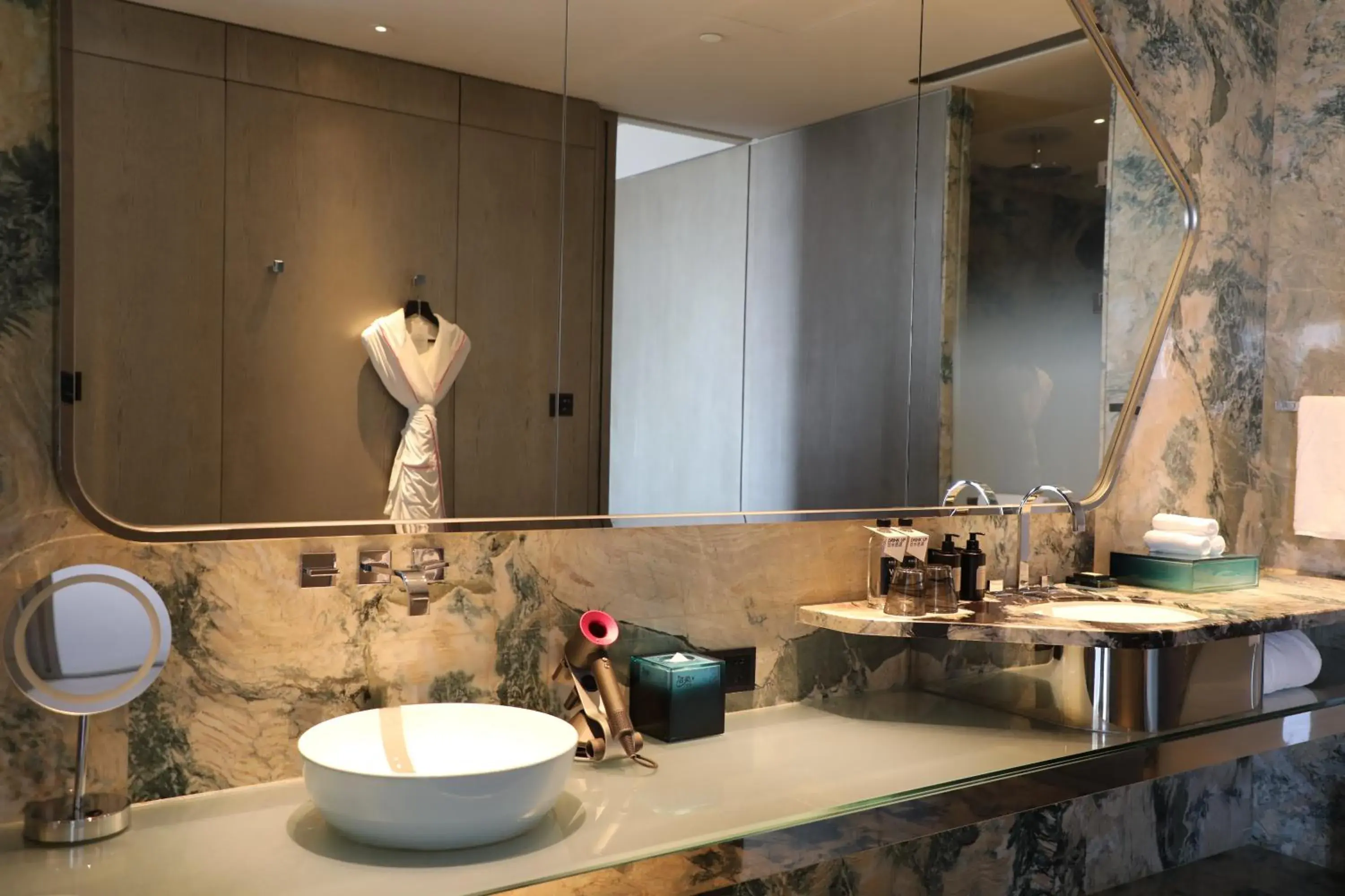 Spectacular Suite, 1 Bedroom Larger Suite, 1 King, Lake view in W XIAN Hotel Spectacular Suite, 1 Bedroom Larger Suite, 1 King, Lake view in W XIAN Hotel