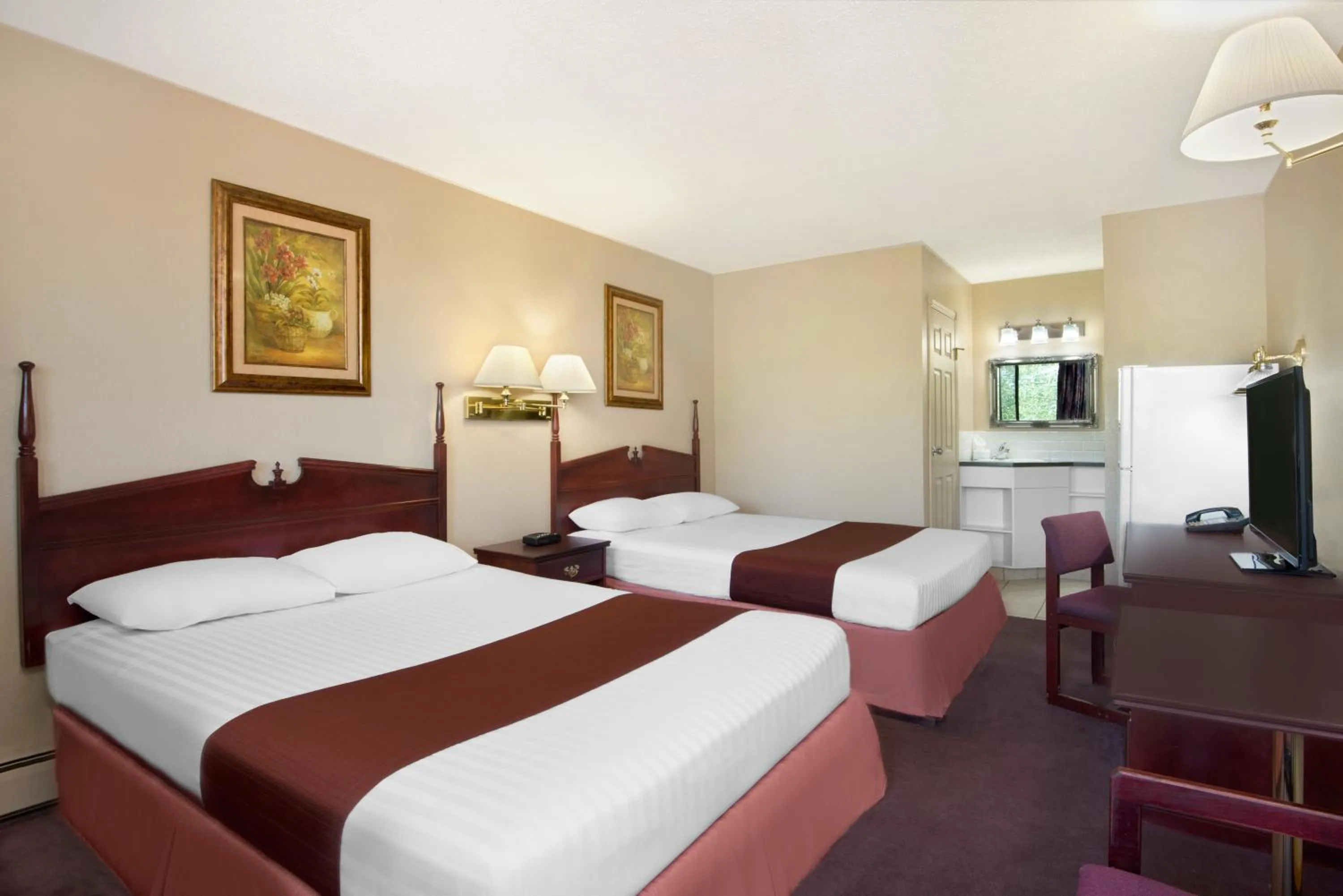 Photo of the whole room in Howard Johnson by Wyndham Red Deer