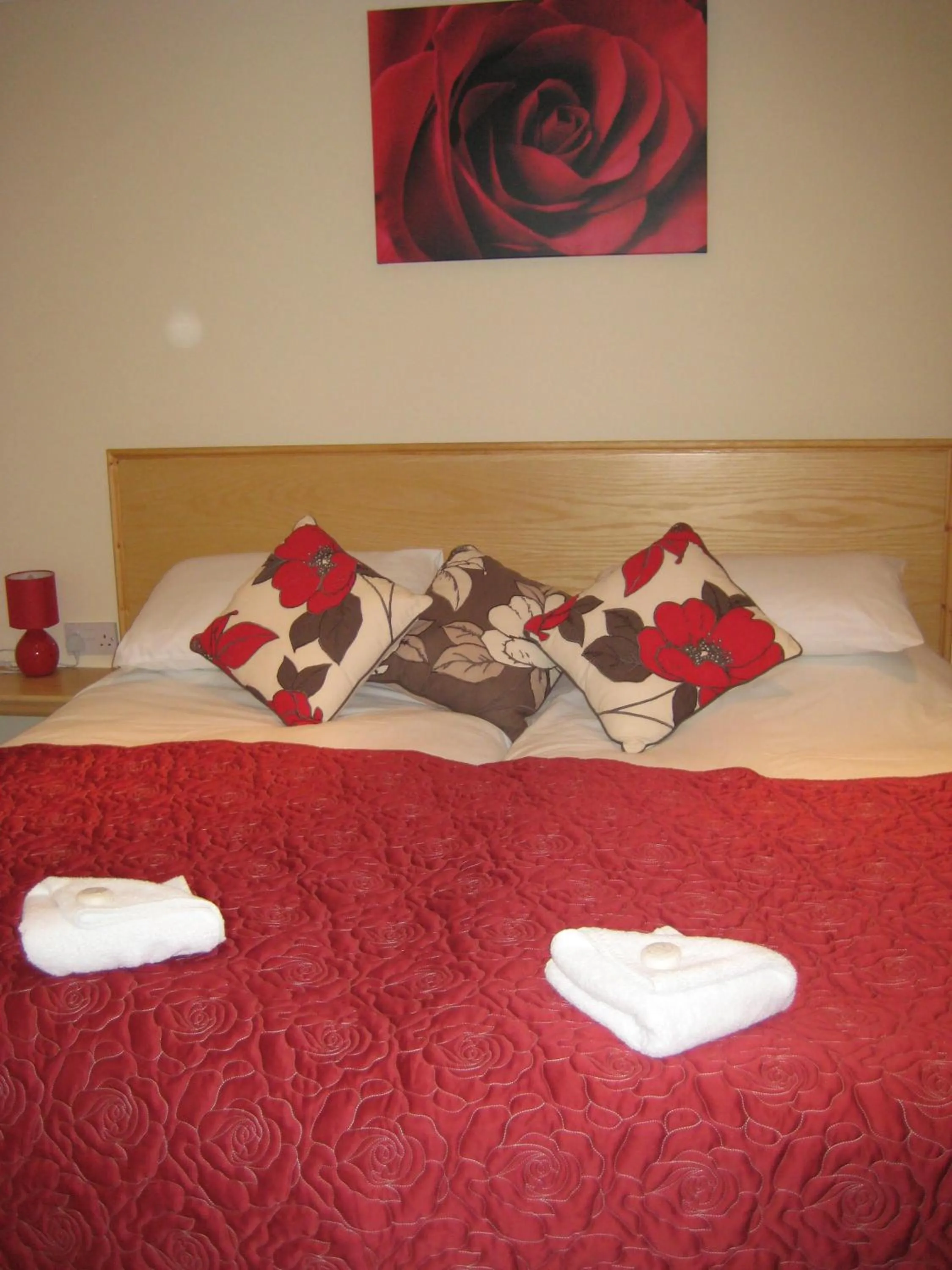 Bed in The Lord Byron Inn