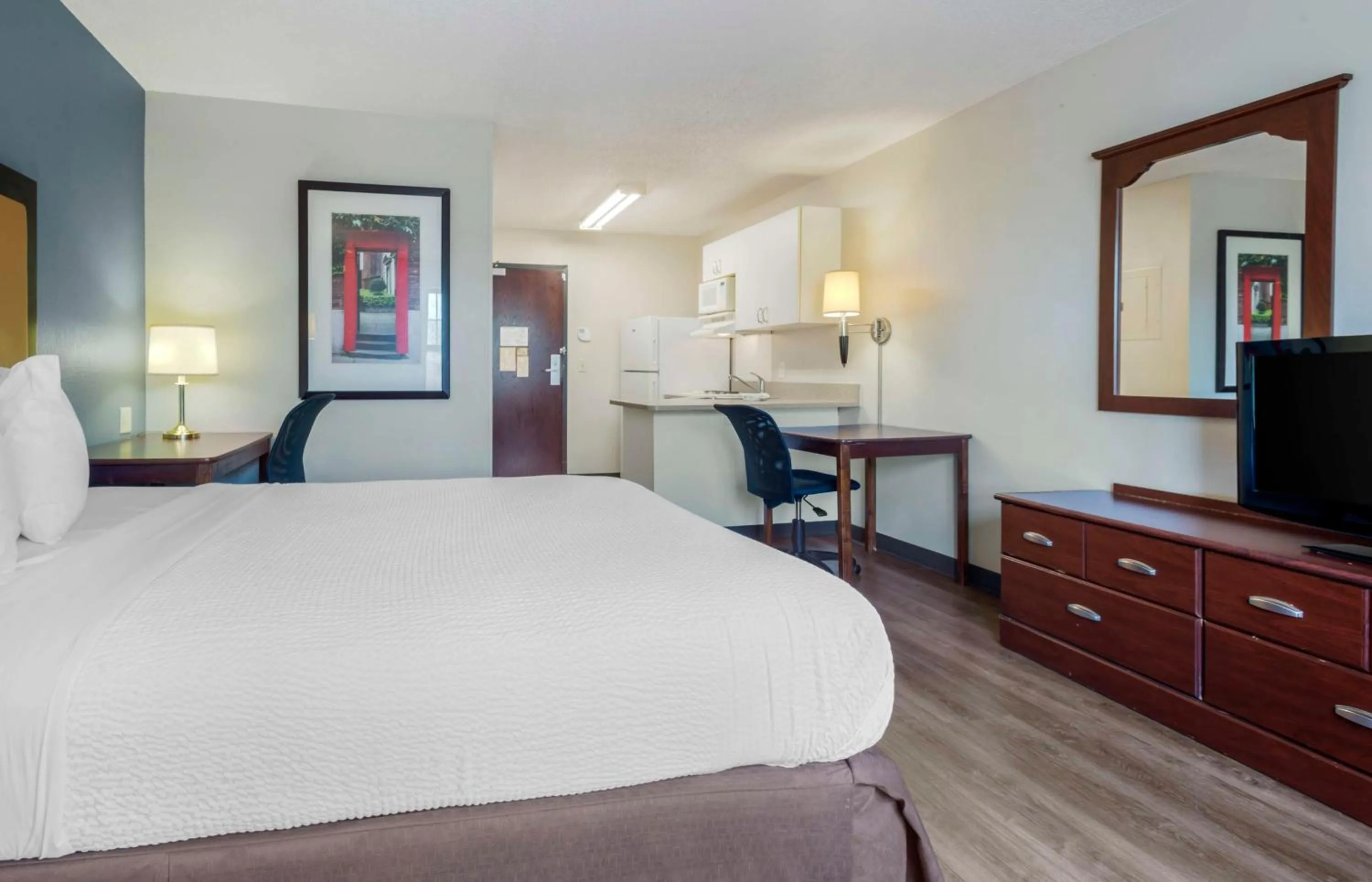 Bedroom, Bed in Extended Stay America Suites - Ramsey - Upper Saddle River