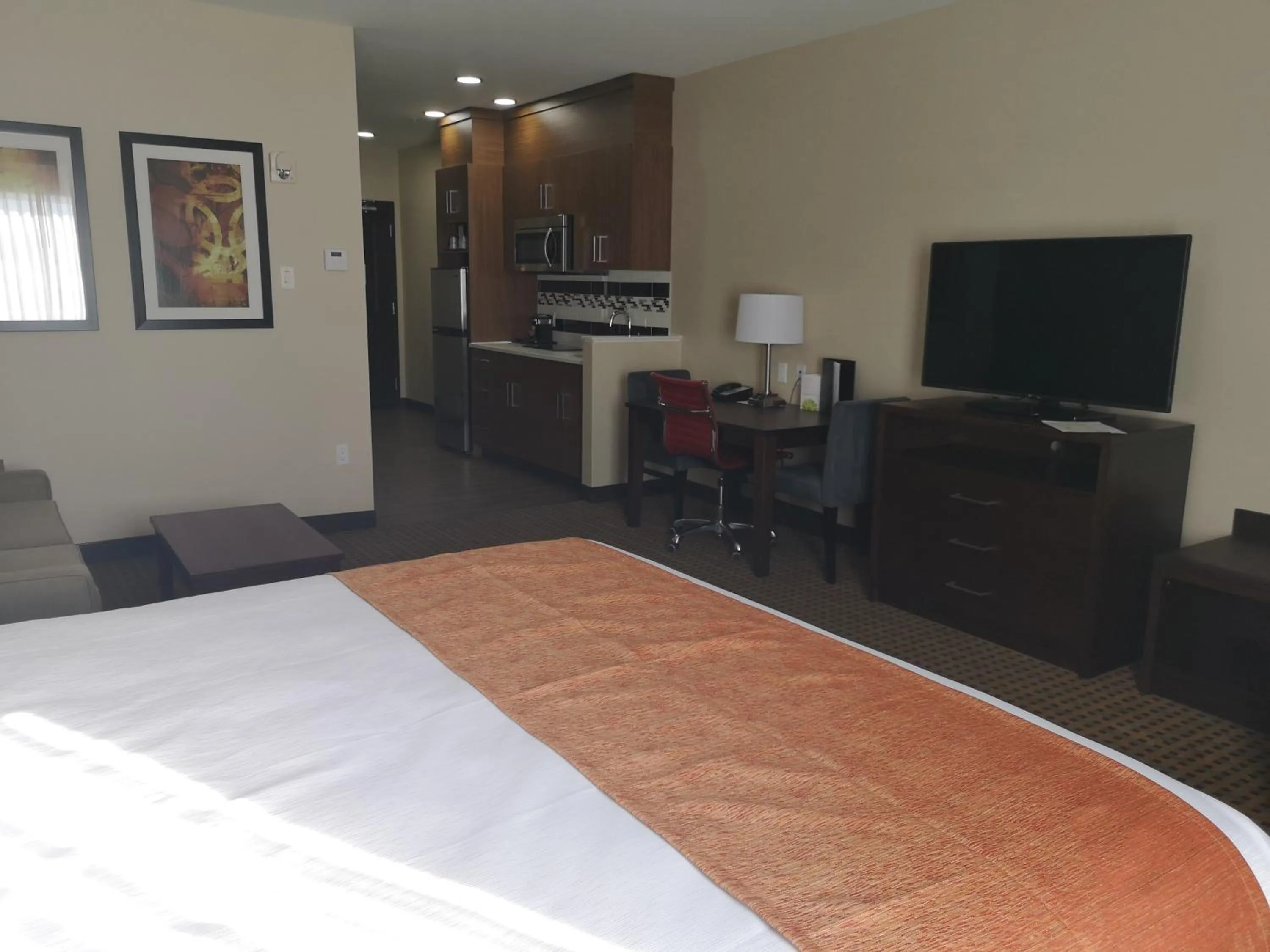 Bed in Best Western Plus Hinton Inn & Suites