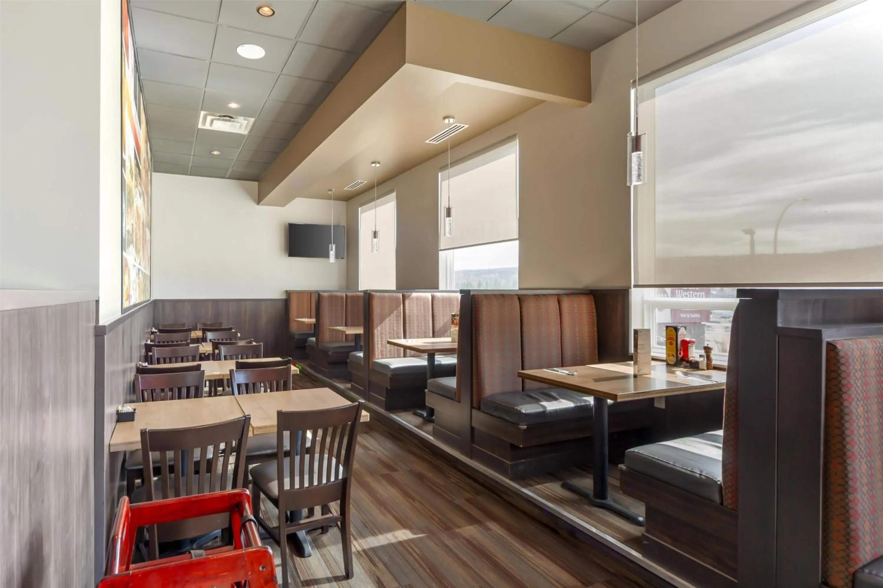 Breakfast in Best Western Plus Hinton Inn & Suites