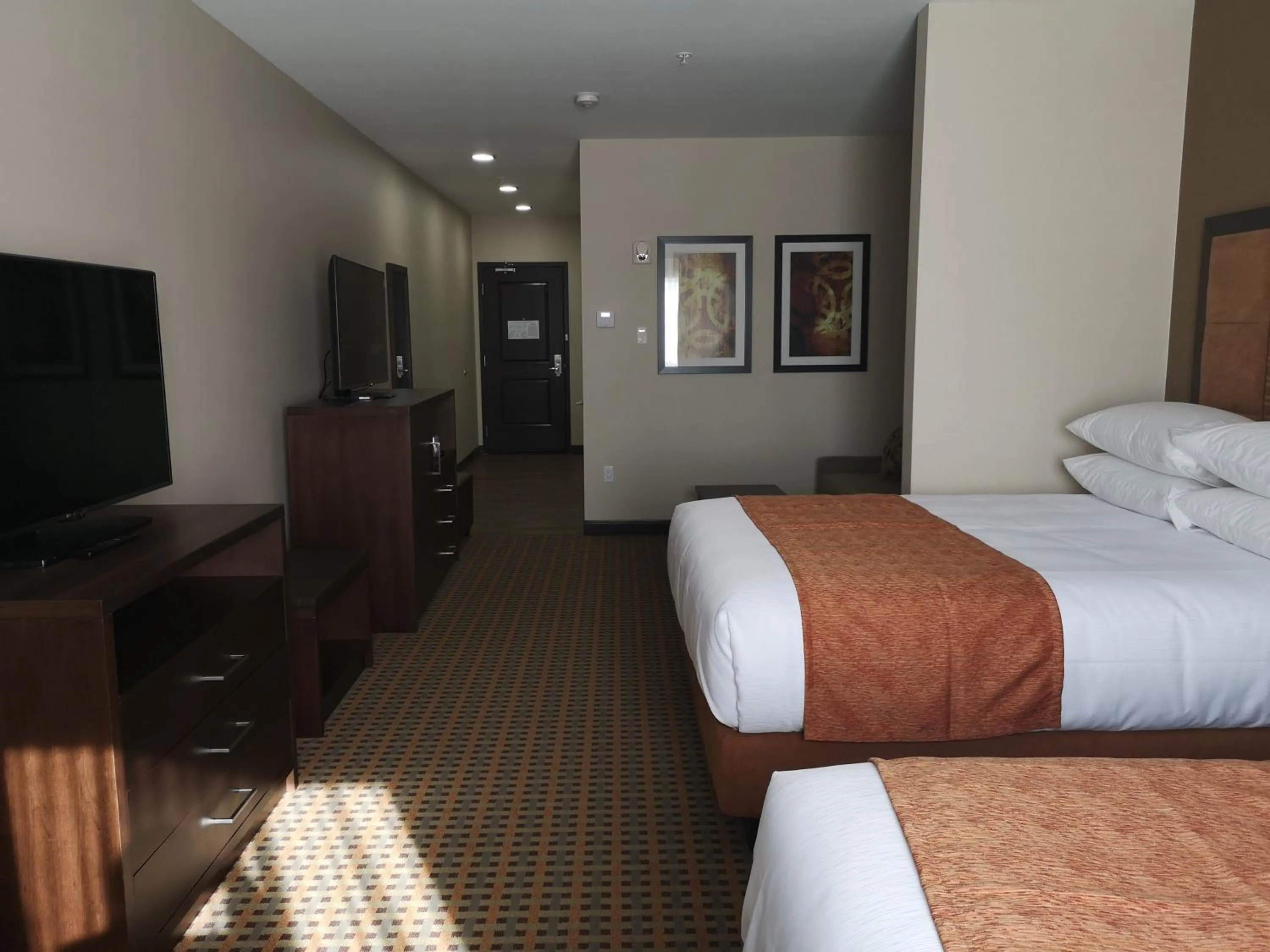 Bed in Best Western Plus Hinton Inn & Suites