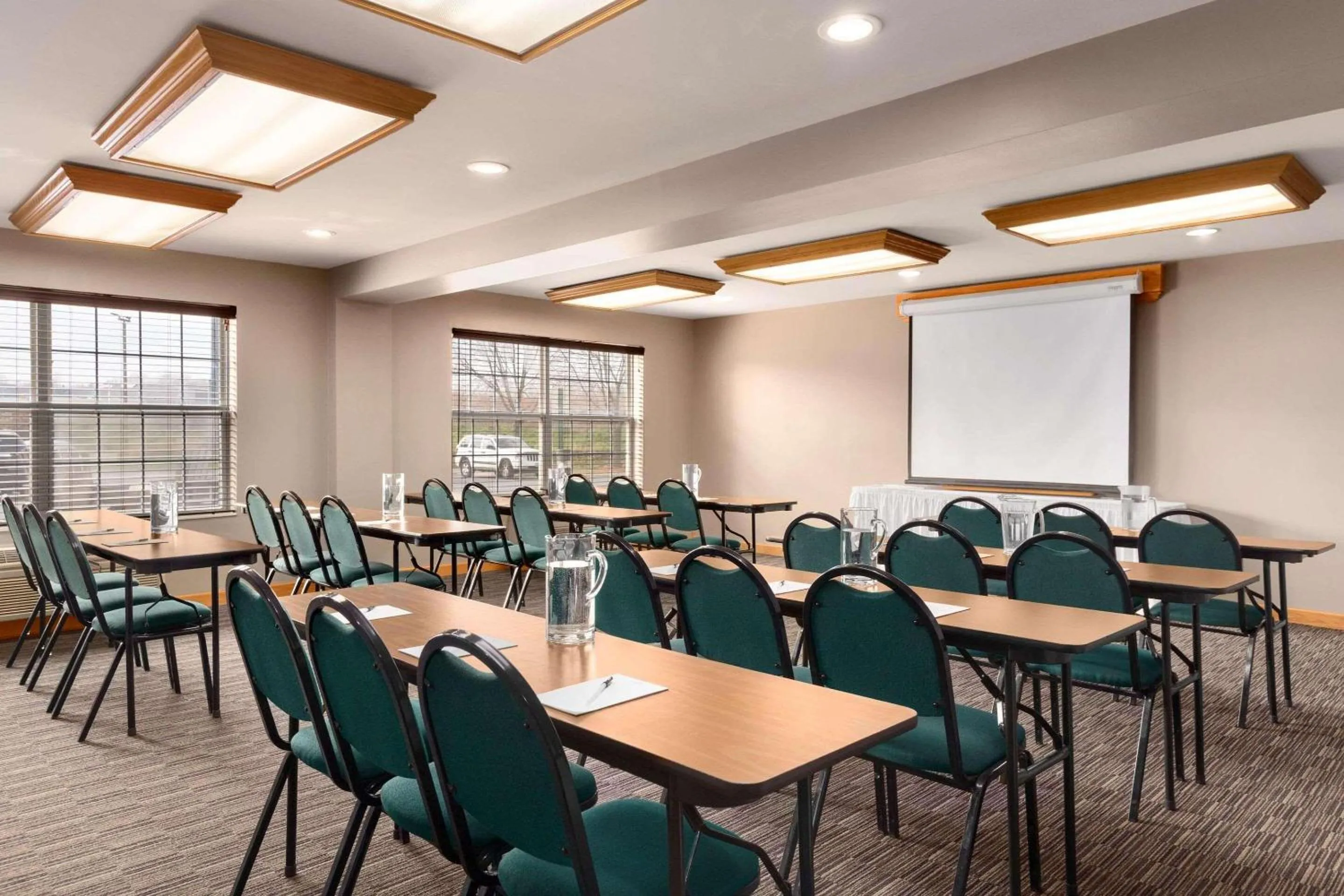 Meeting/conference room in Country Inn & Suites by Radisson, Rochester South, MN