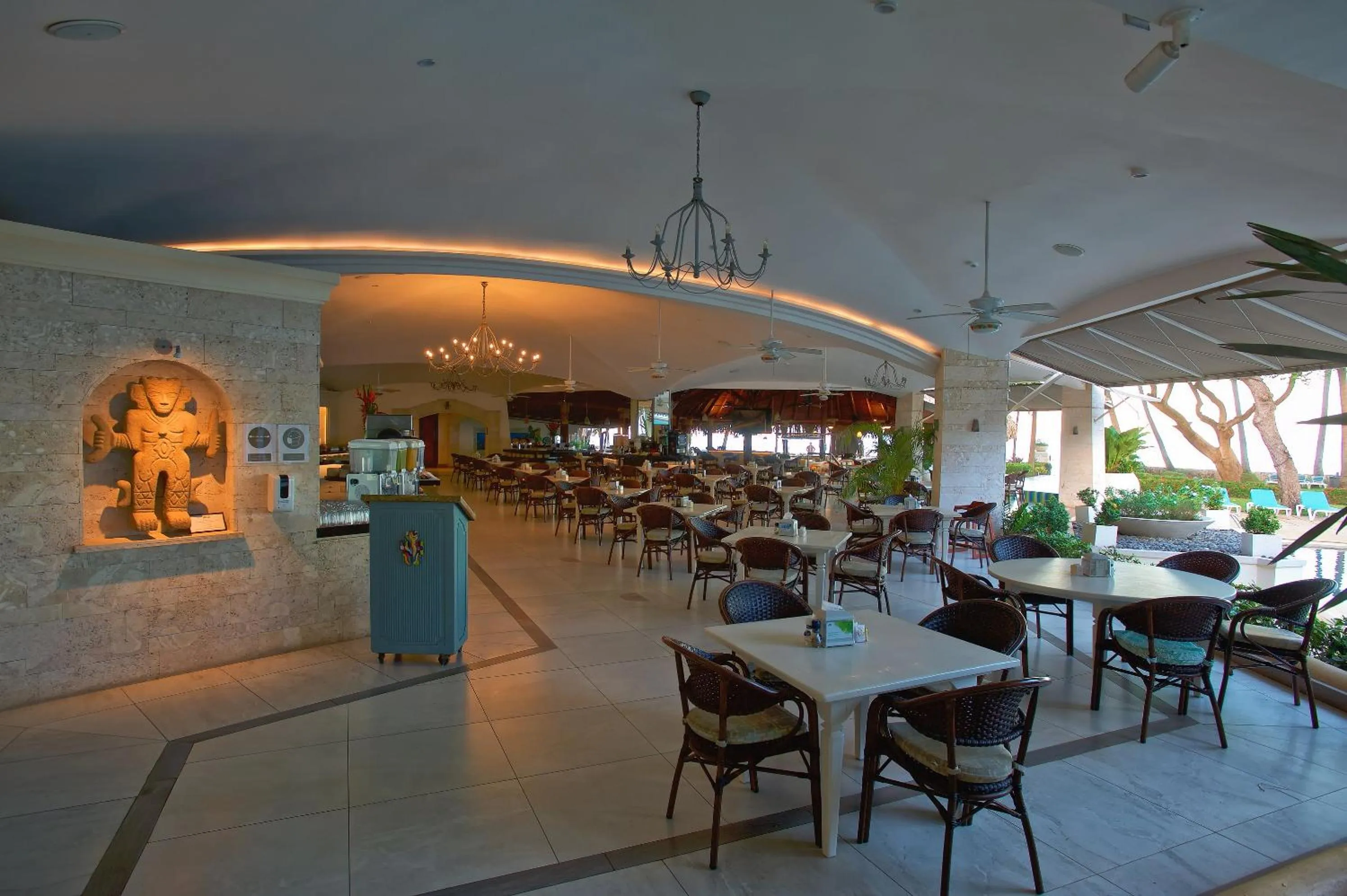 Restaurant/places to eat in Hotel Tamarindo Diria Beach Resort