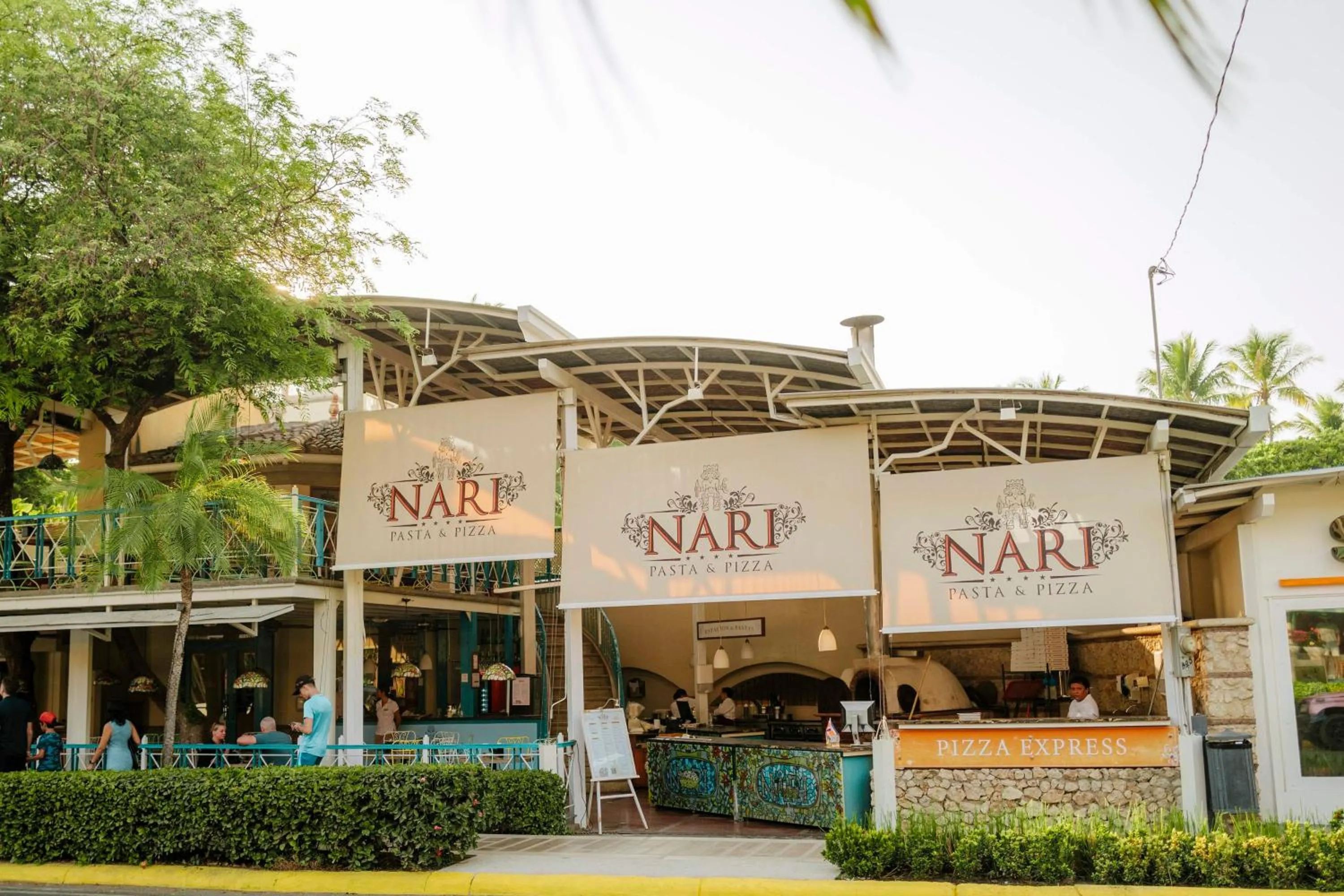 Restaurant/places to eat in Hotel Tamarindo Diria Beach Resort