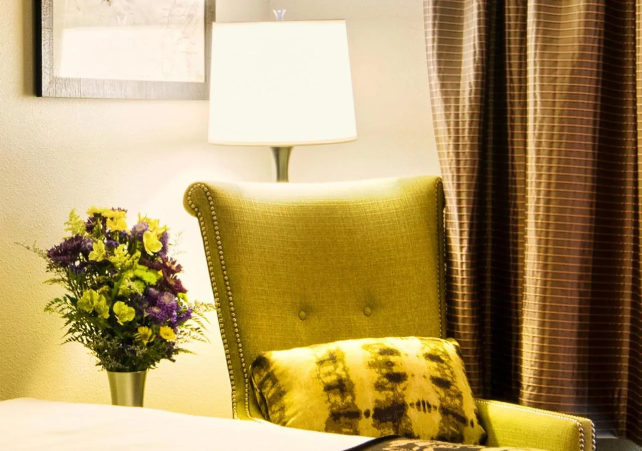 Bed in Holland America Skagway Inn