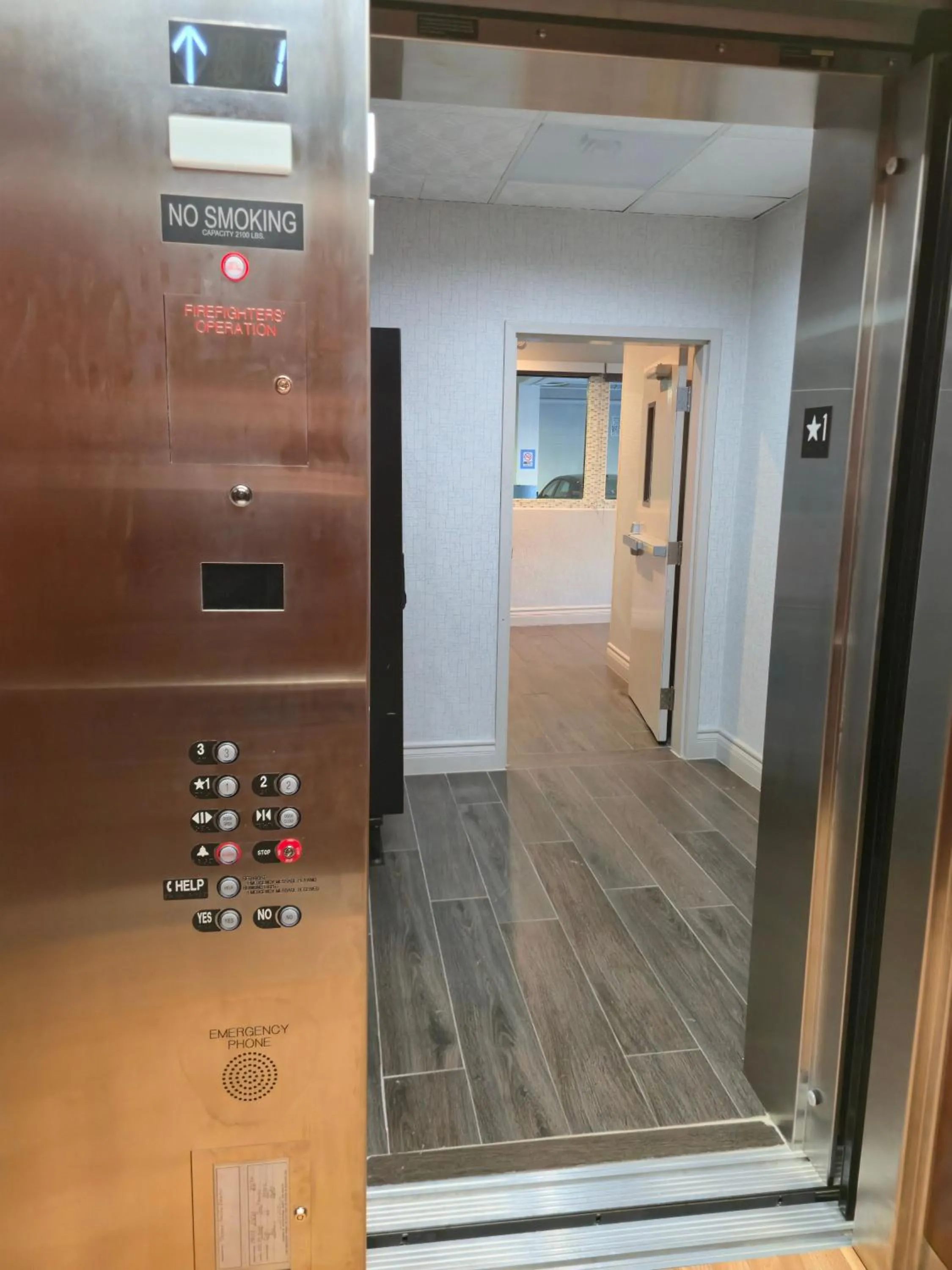 elevator in Signature San Francisco