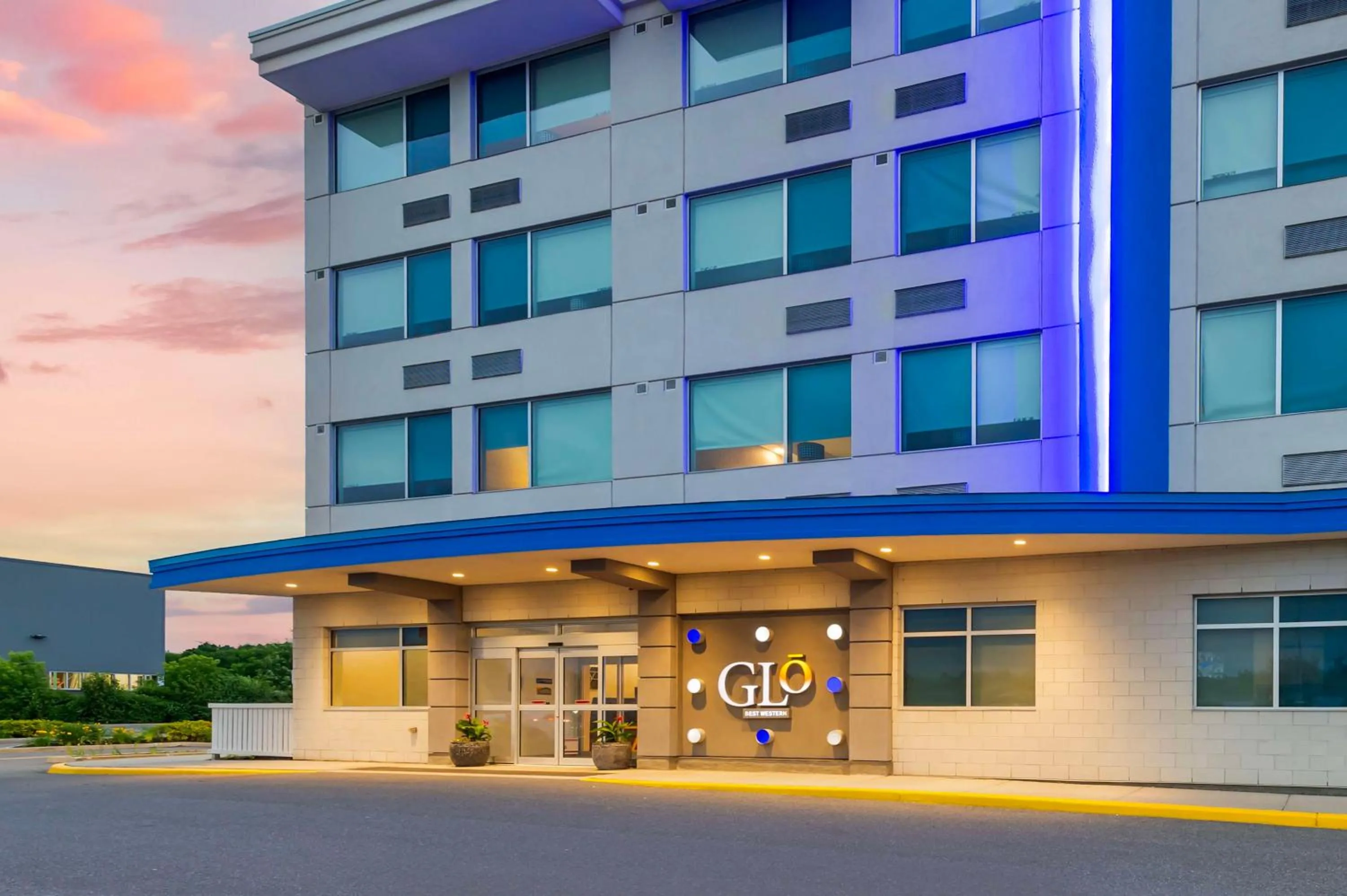 Property building in GLō Best Western Kanata Ottawa West