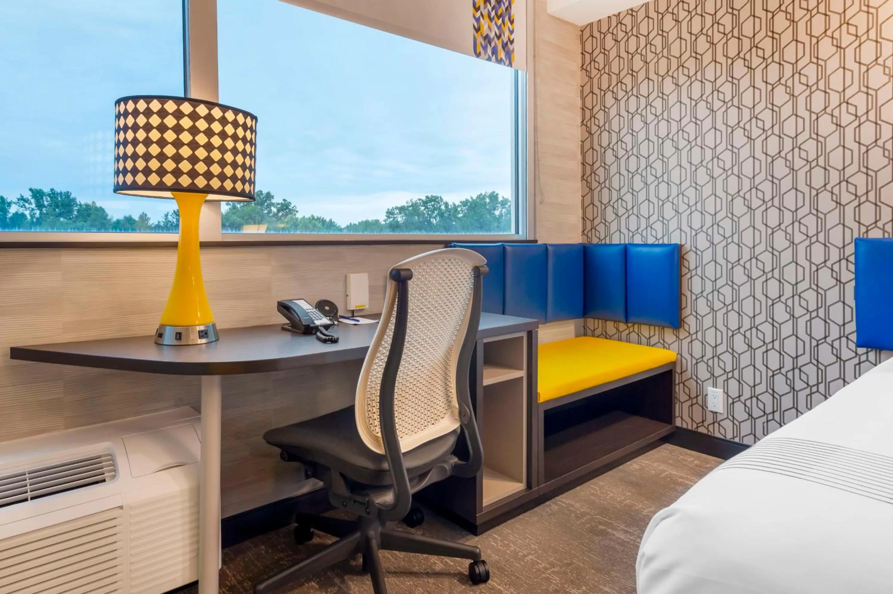 Bedroom, Bed in GLō Best Western Kanata Ottawa West