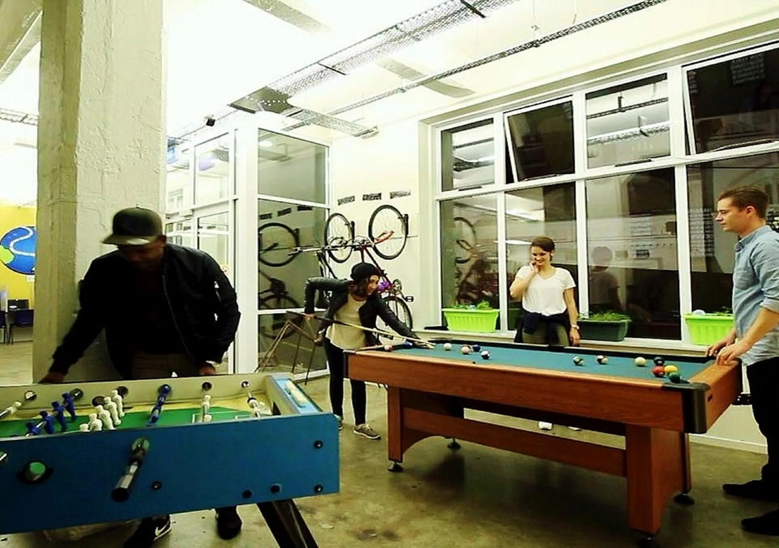 Billiard in Trek Global Backpackers