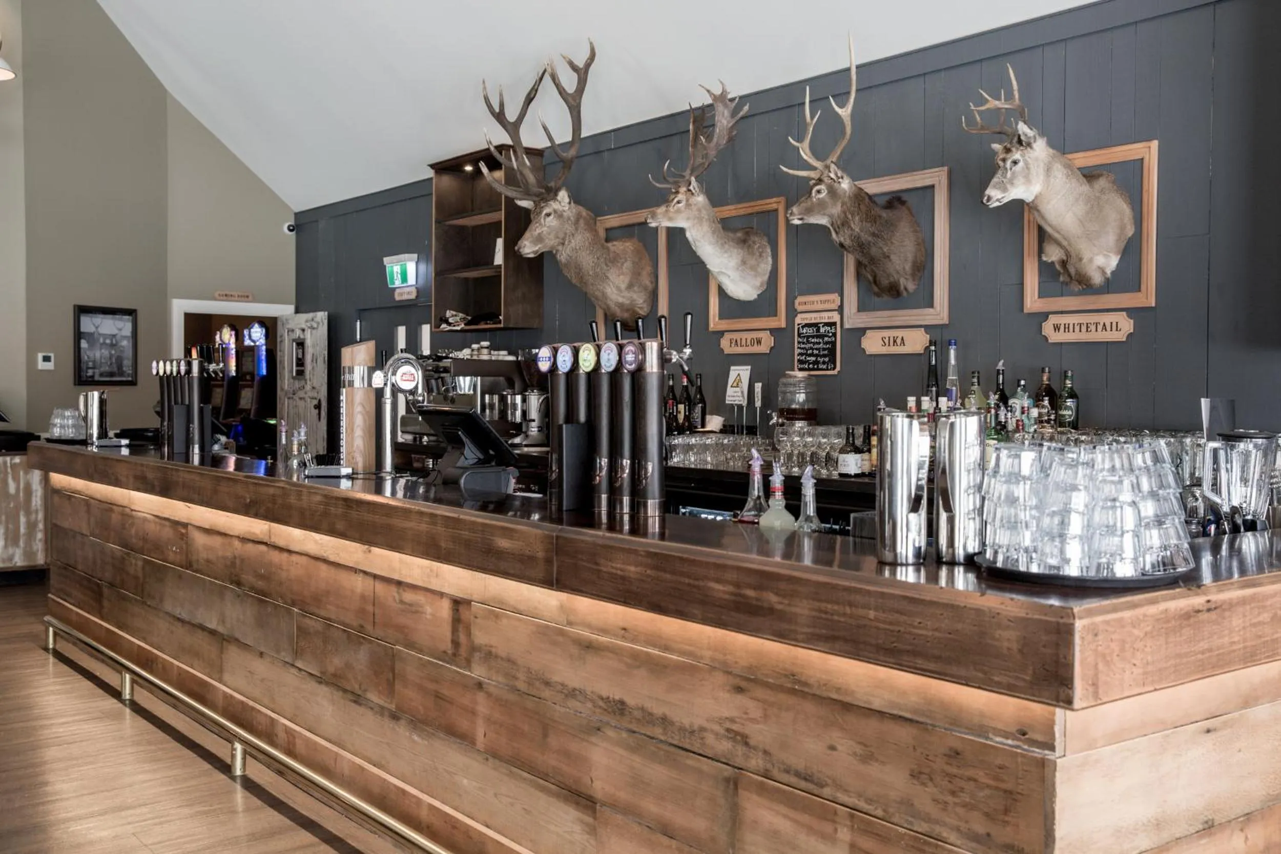 Restaurant/places to eat in The Harvest Hotel