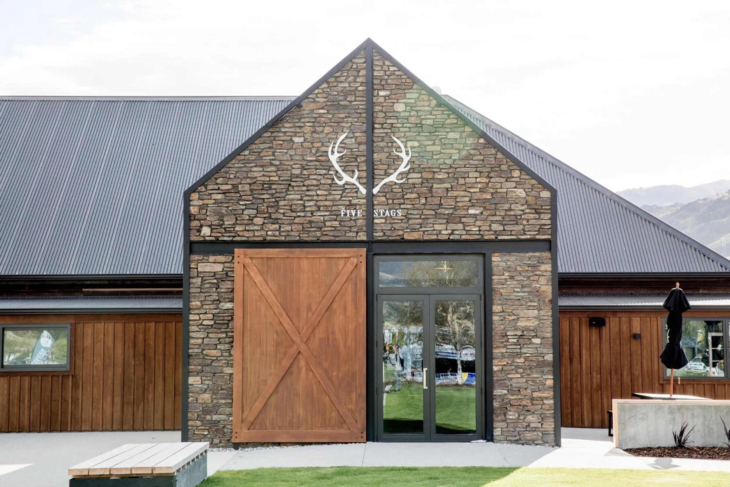 Restaurant/places to eat in The Harvest Hotel