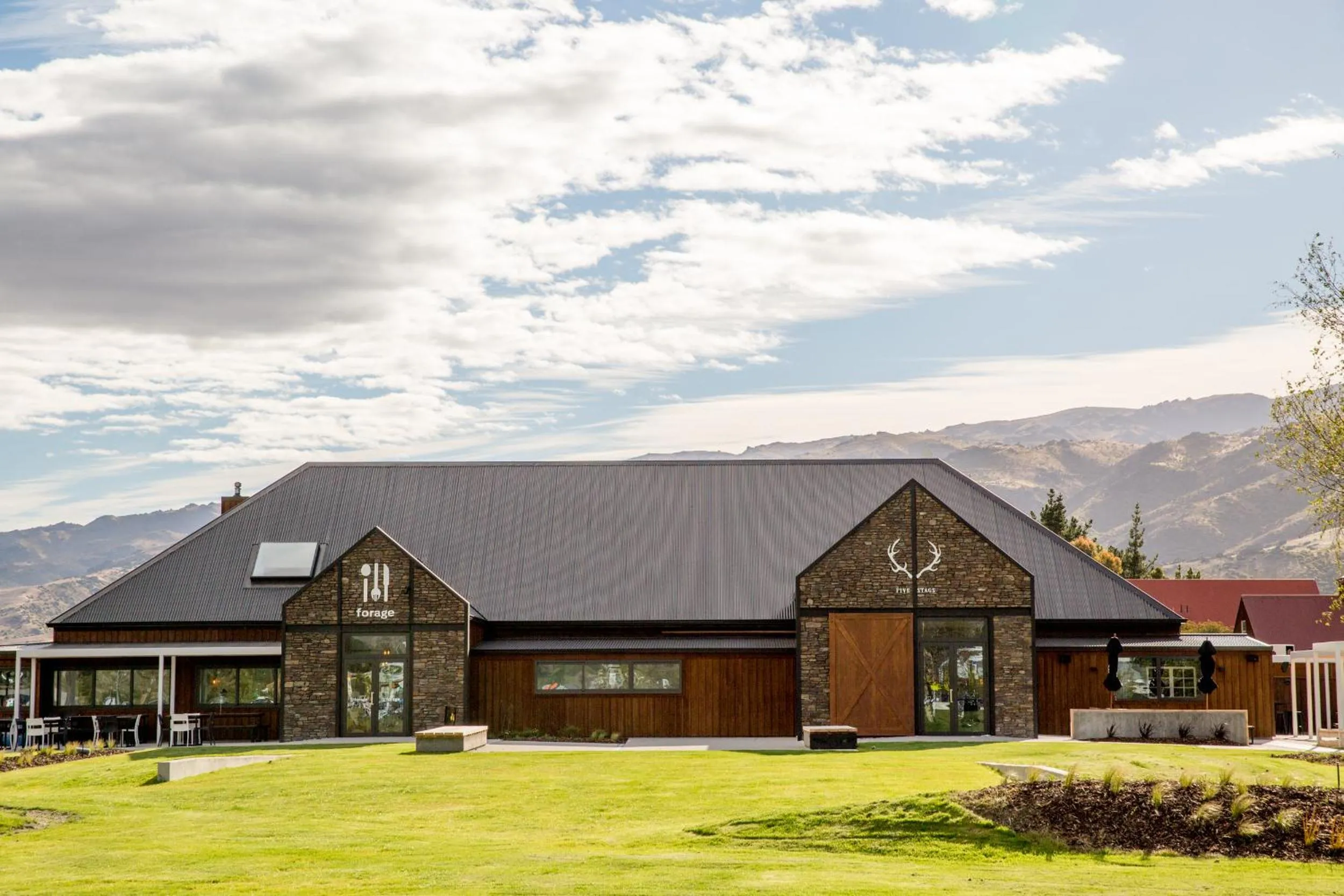 Facade/entrance in The Harvest Hotel