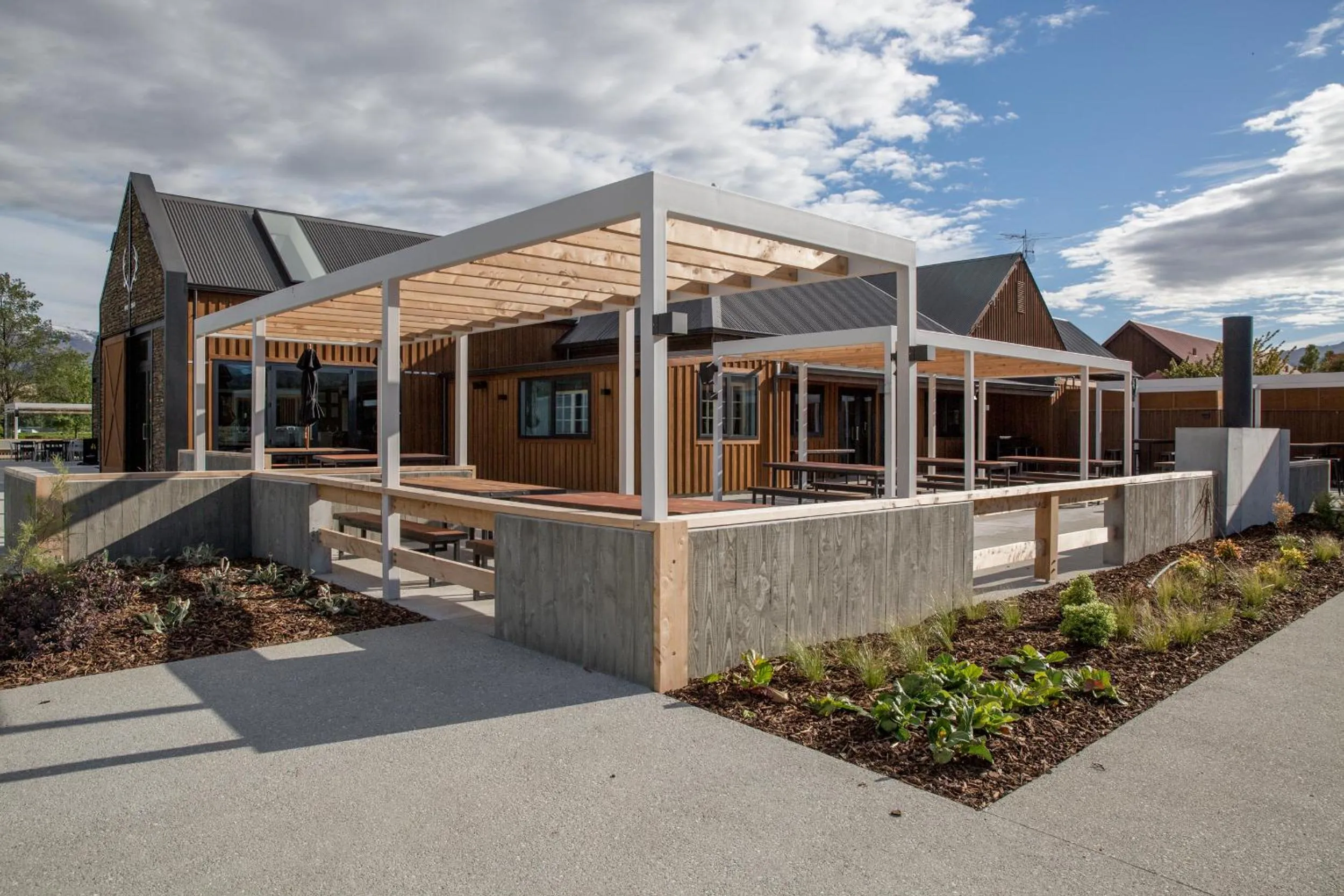 Restaurant/places to eat in The Harvest Hotel