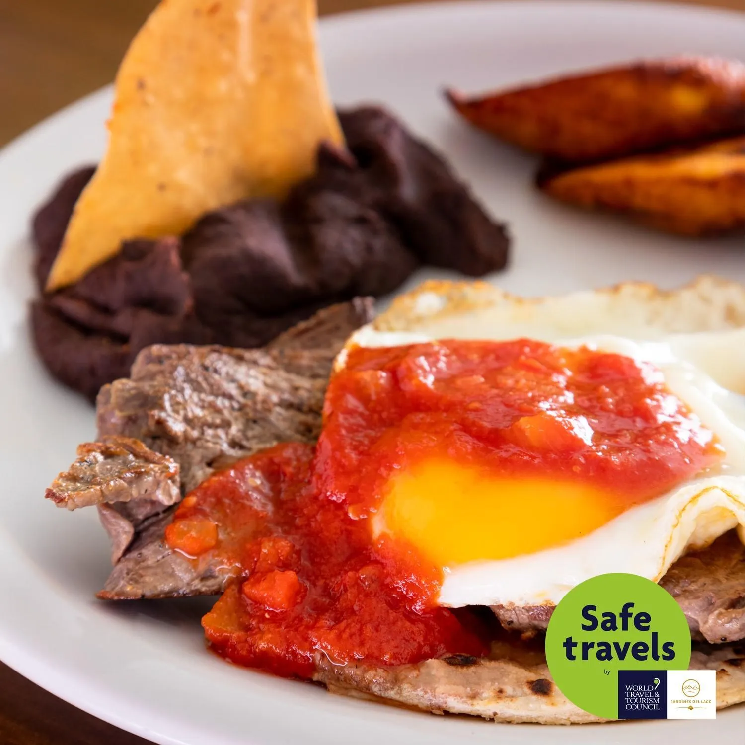 Food in Hotel y Centro de Convenciones Jardines del Lago