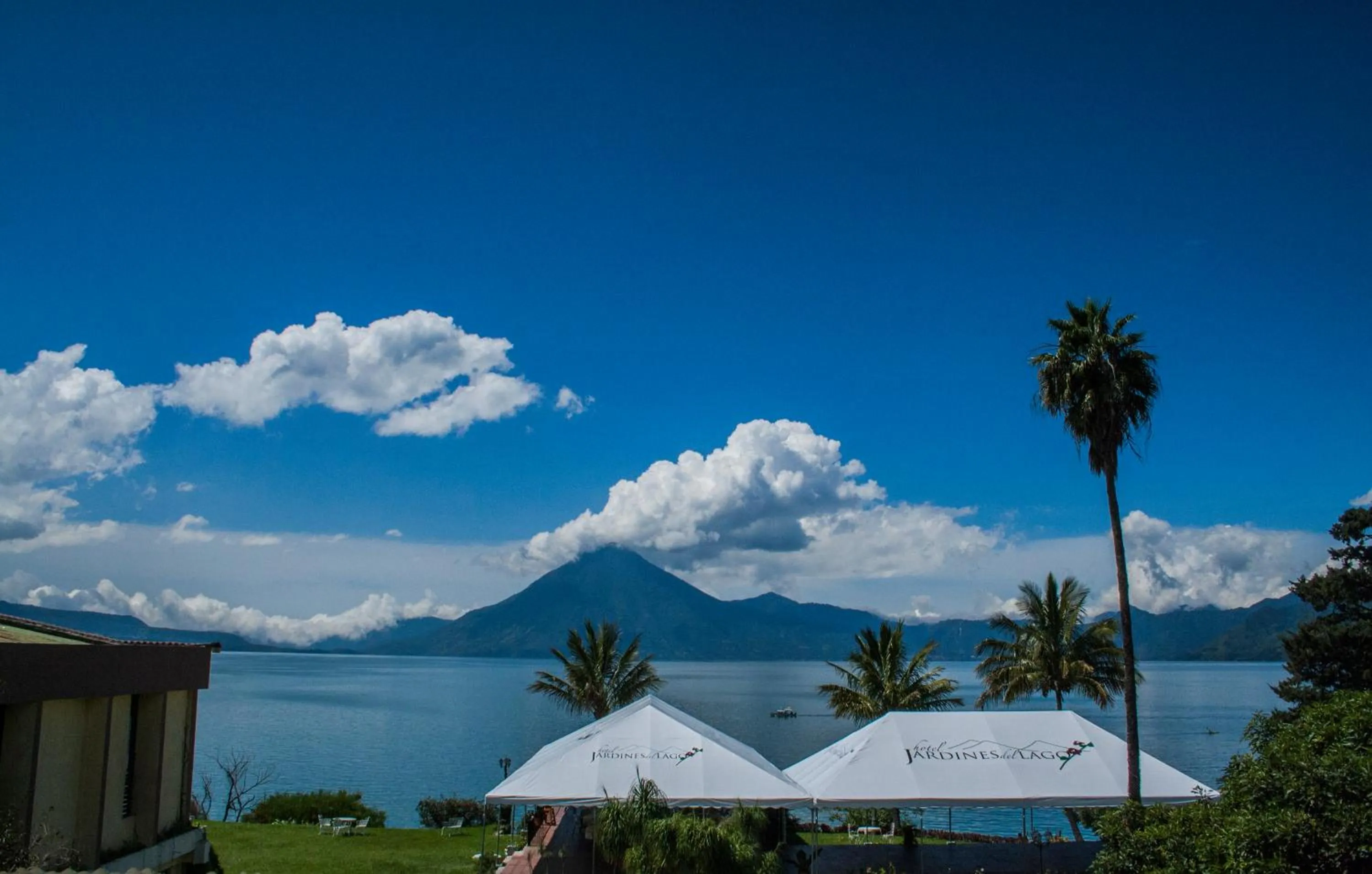 Hotel y Centro de Convenciones Jardines del Lago