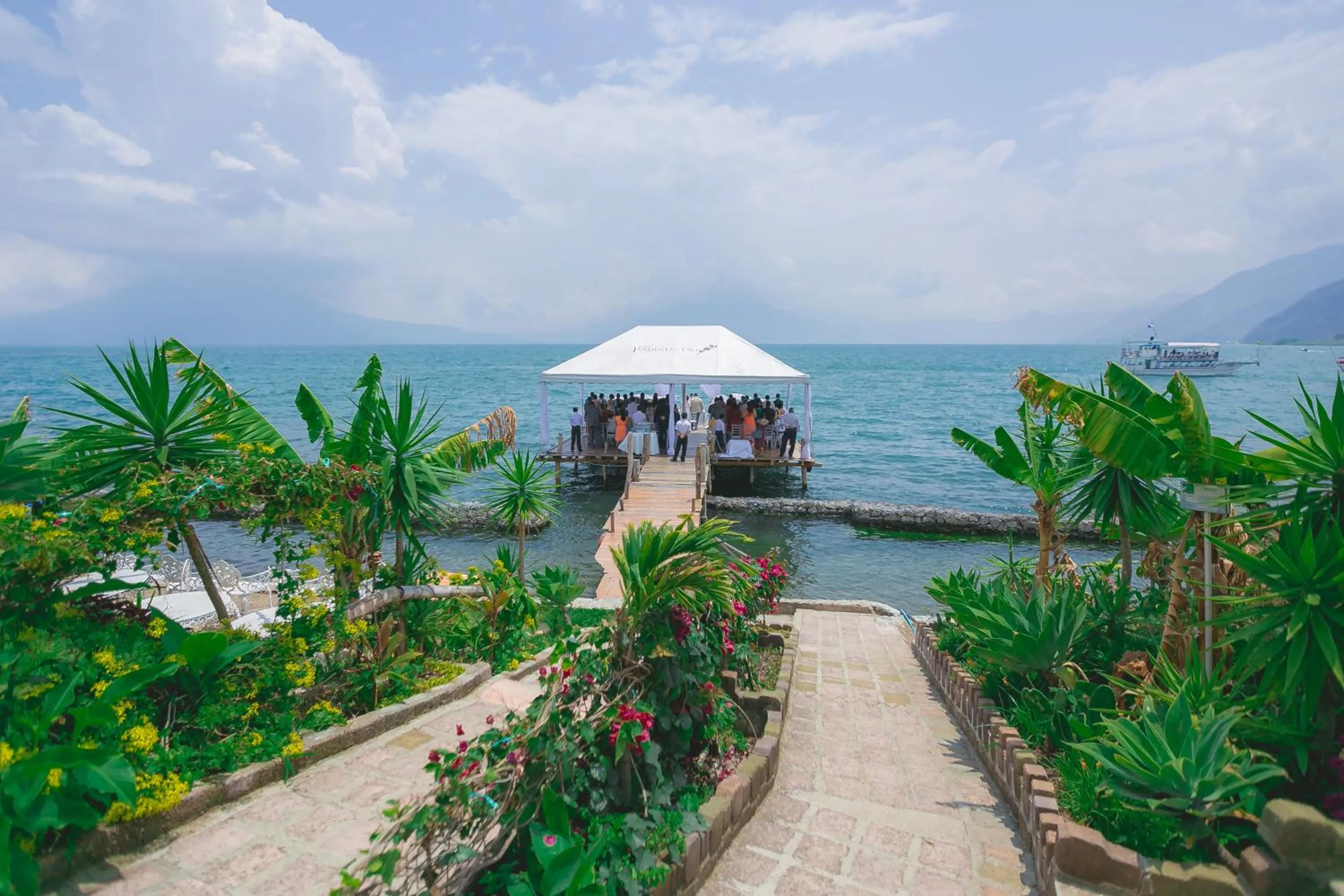 Natural landscape in Hotel y Centro de Convenciones Jardines del Lago