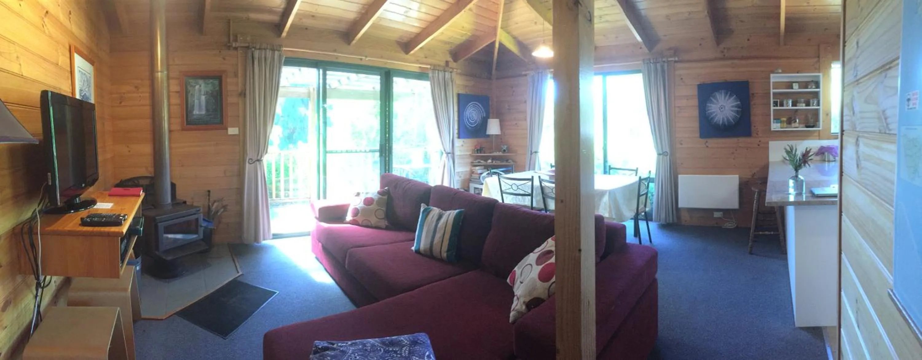 Living room in Sandpiper Ocean Cottages
