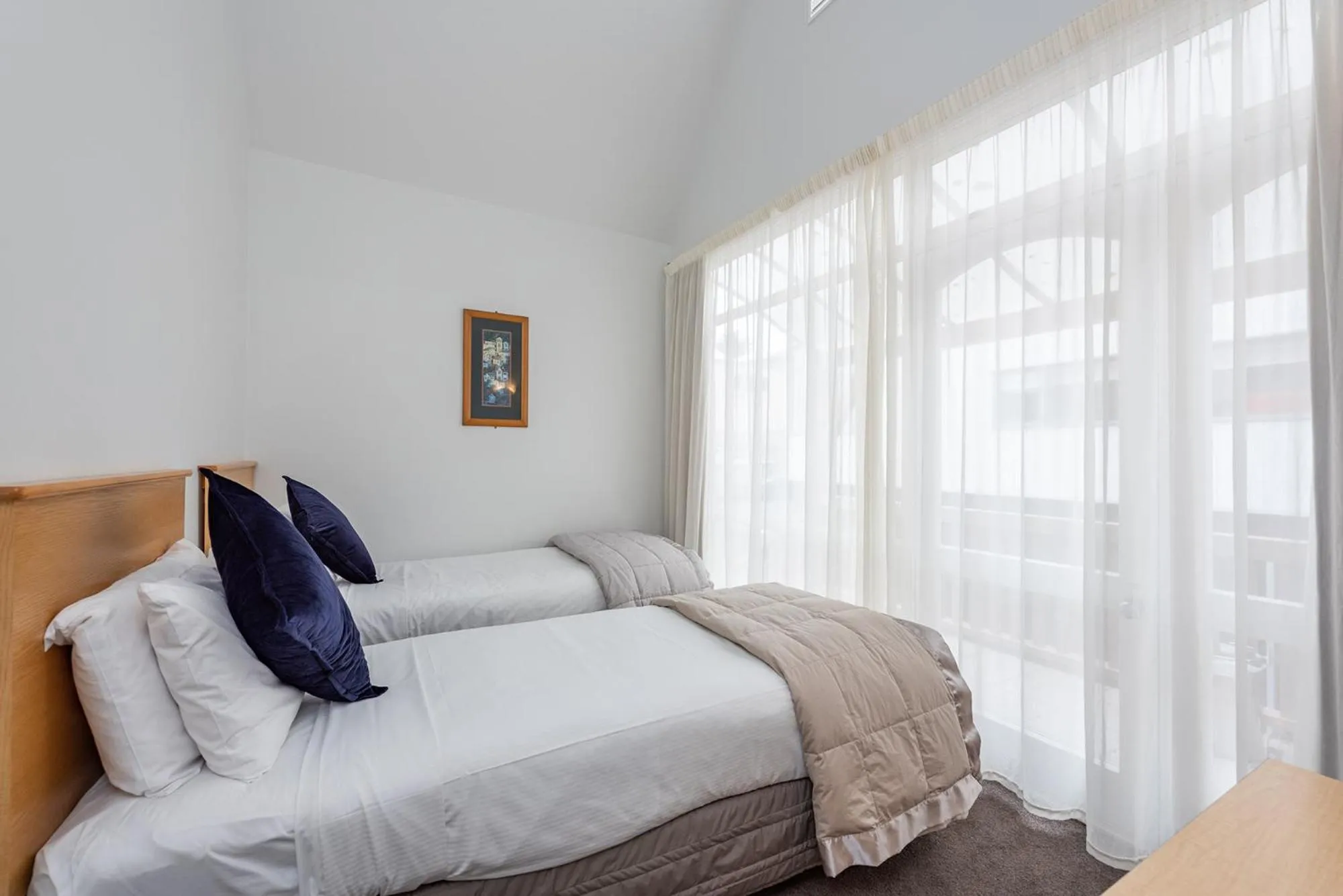 Bed in Apollo Lodge - Free Parking