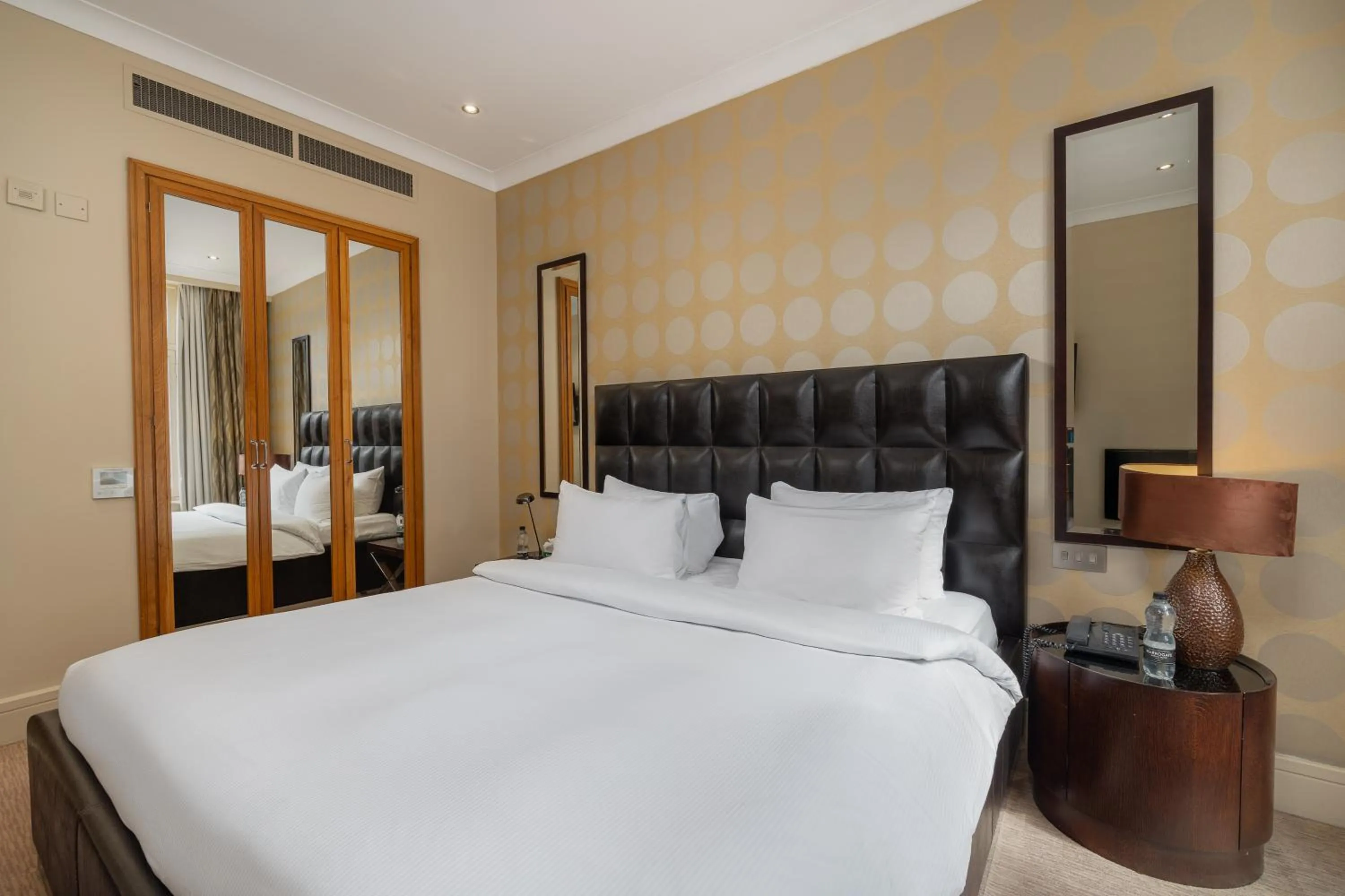 Bedroom, Bed in Washington Mayfair Hotel