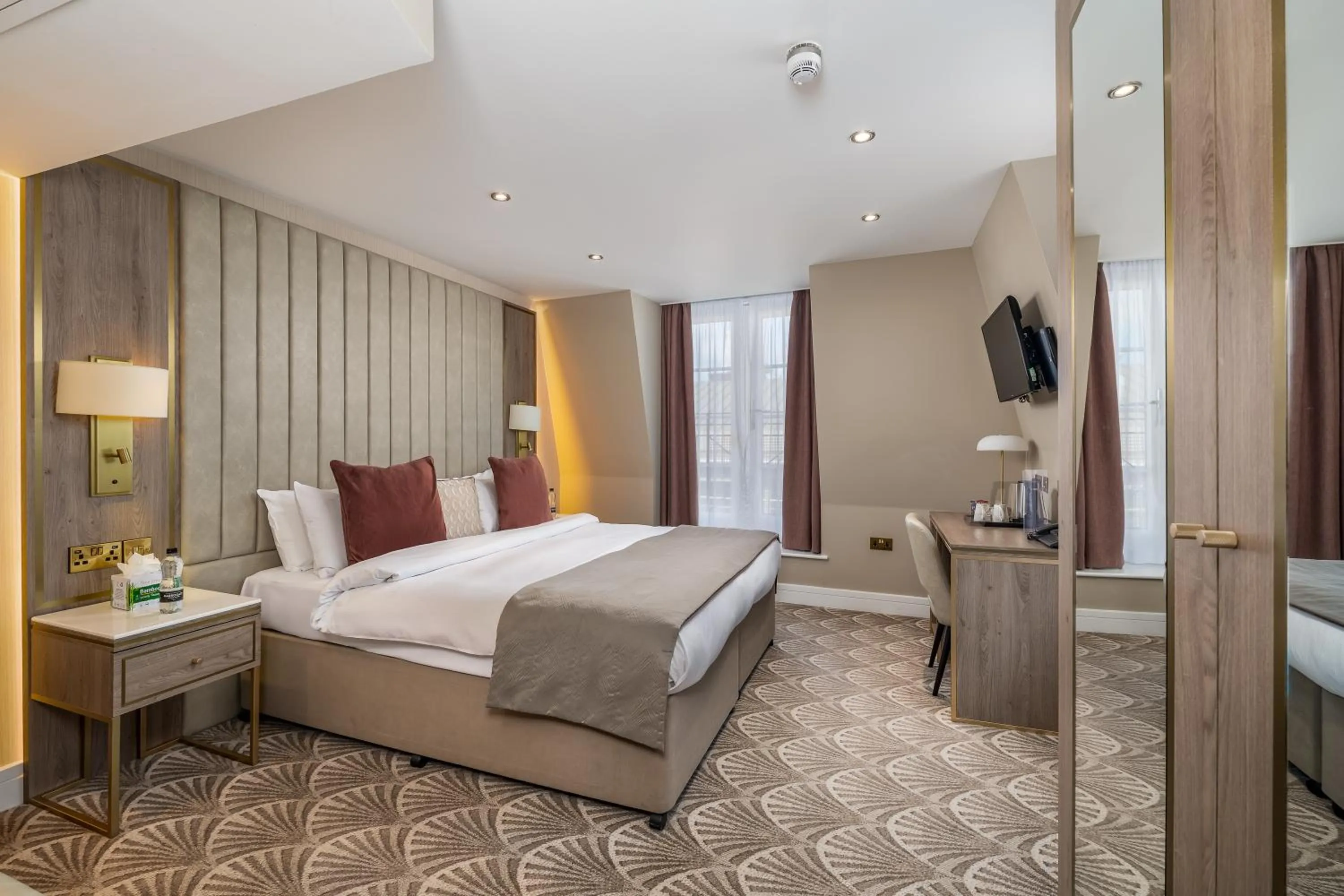 Bed in Washington Mayfair Hotel