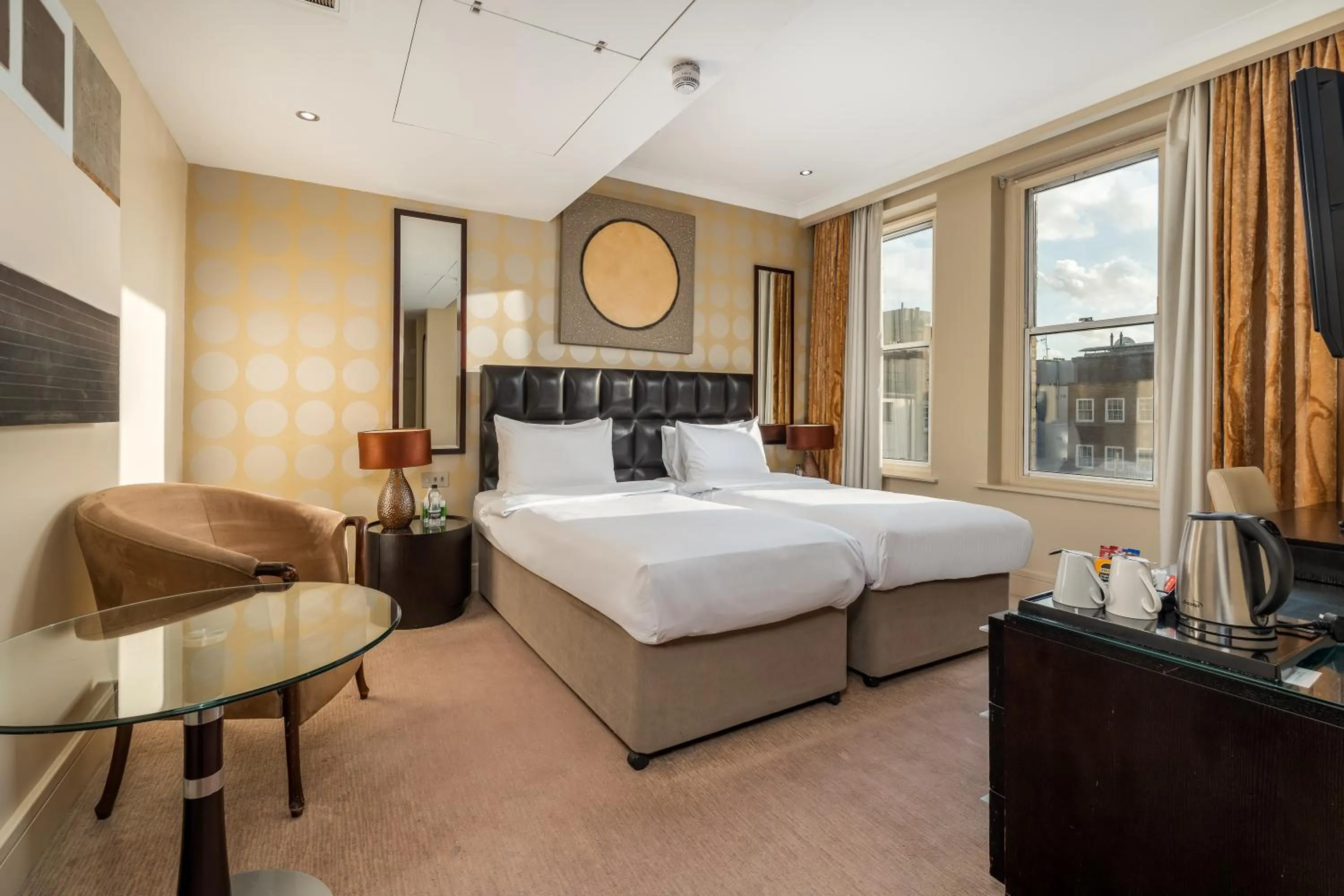 Bedroom, Bed in Washington Mayfair Hotel