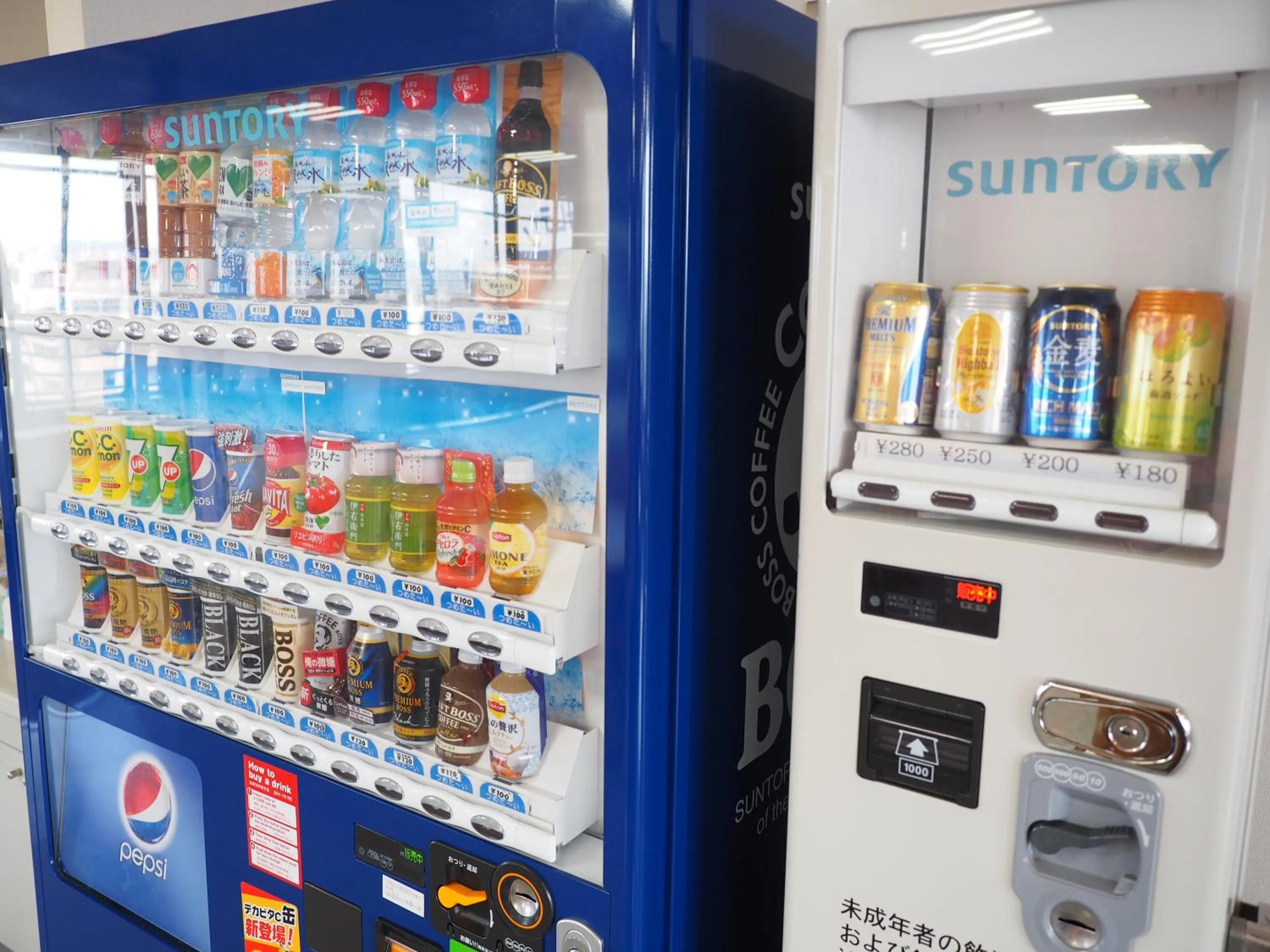 Area and facilities in Shin-Osaka Youth Hostel