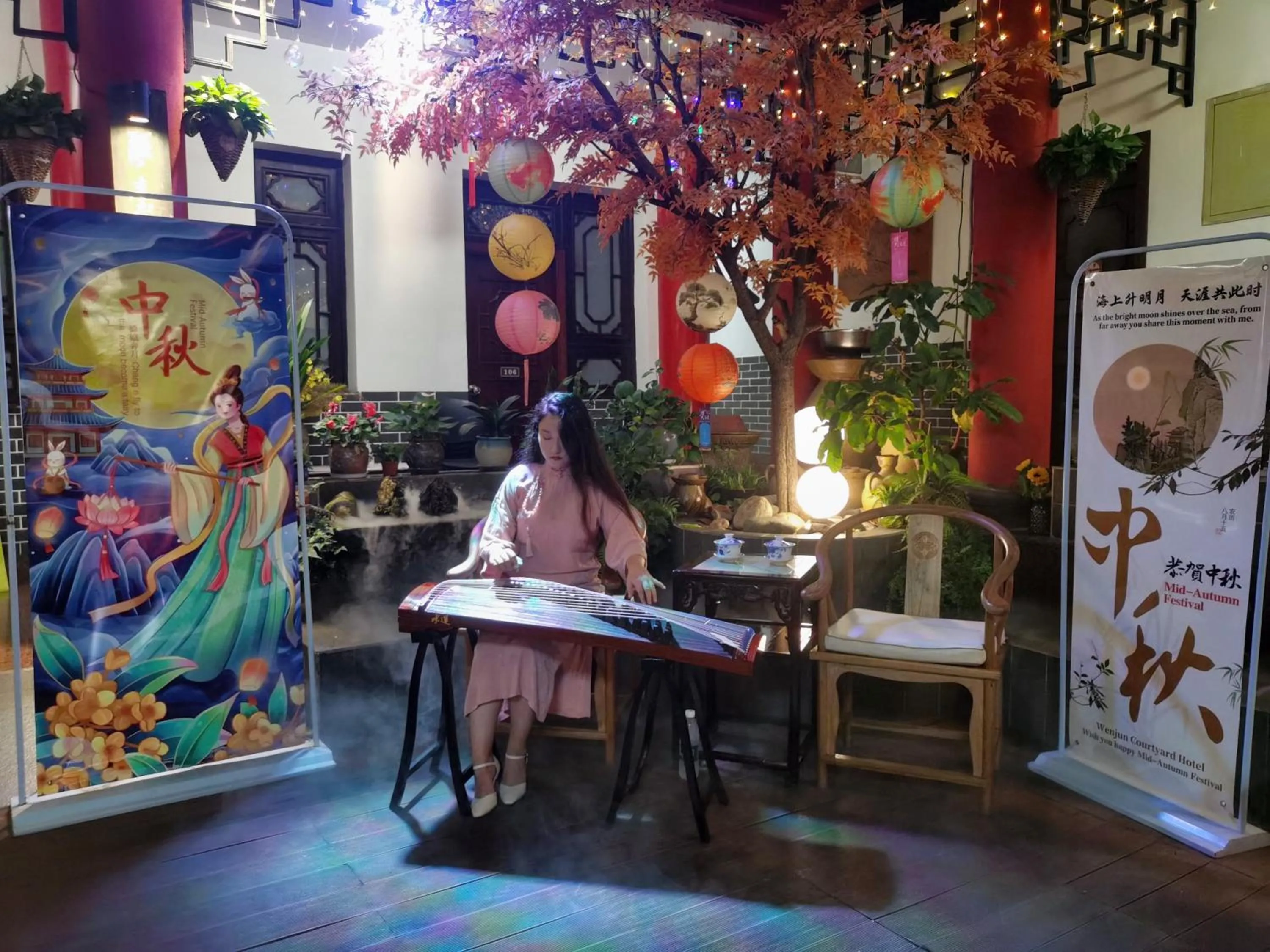 Activities in Wenjun Courtyard Hotel---3mins walk from Tonghuimen metro station ,next to People`s Park, fluent English service ,travel agency