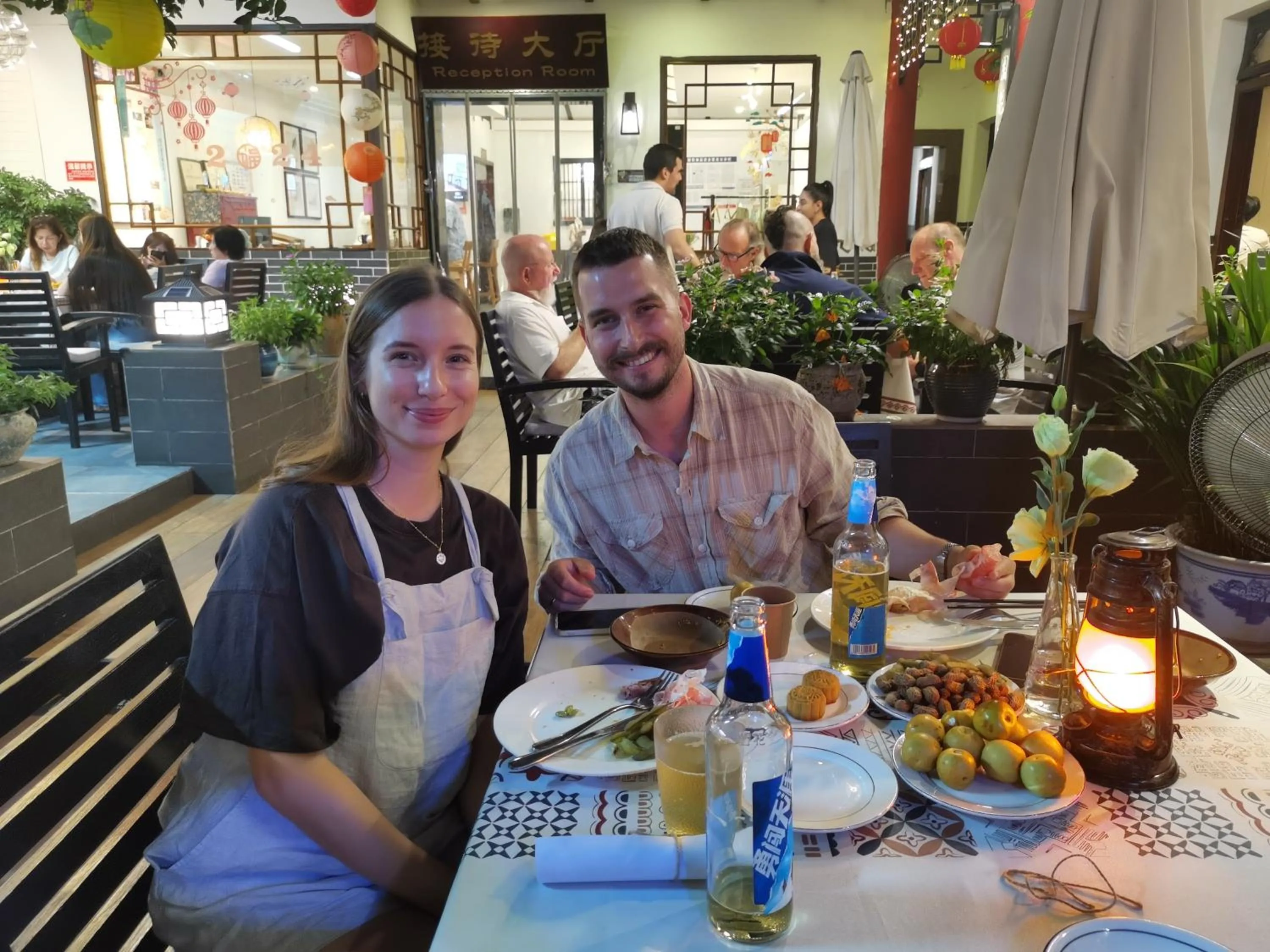 Activities in Wenjun Courtyard Hotel---3mins walk from Tonghuimen metro station ,next to People`s Park, fluent English service ,travel agency