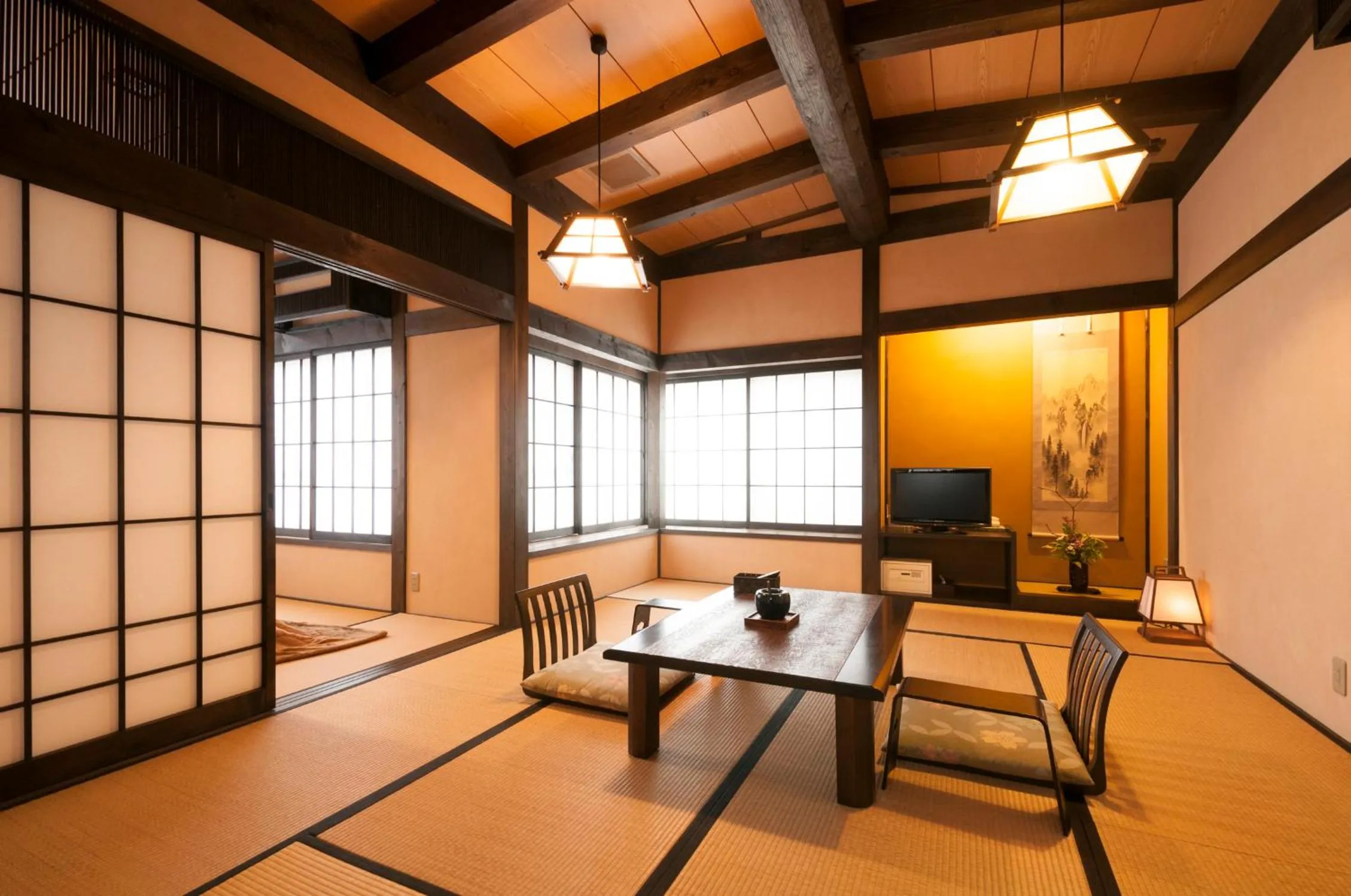 Okada Ryokan Warakutei