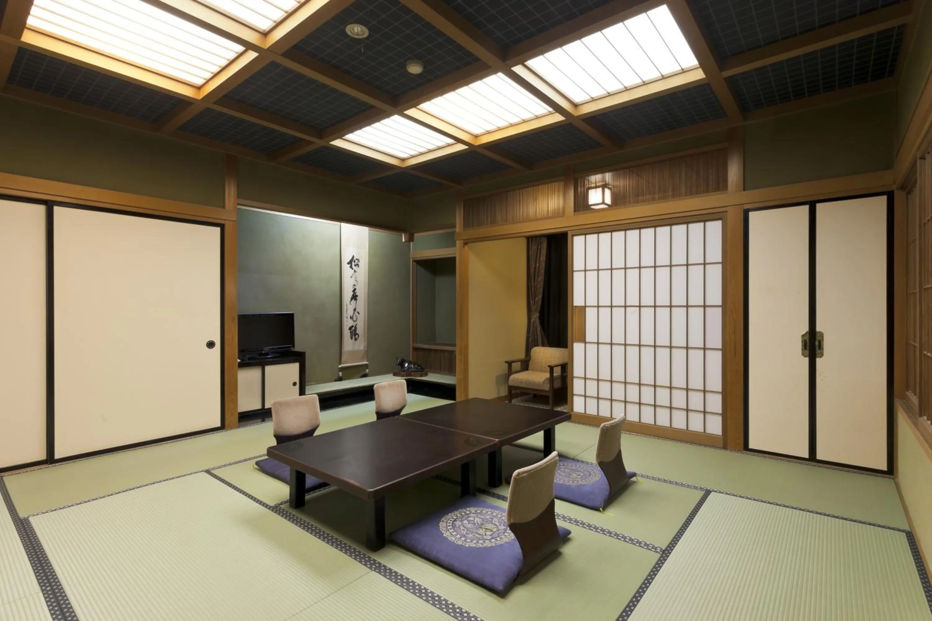 Photo of the whole room in Okada Ryokan Warakutei