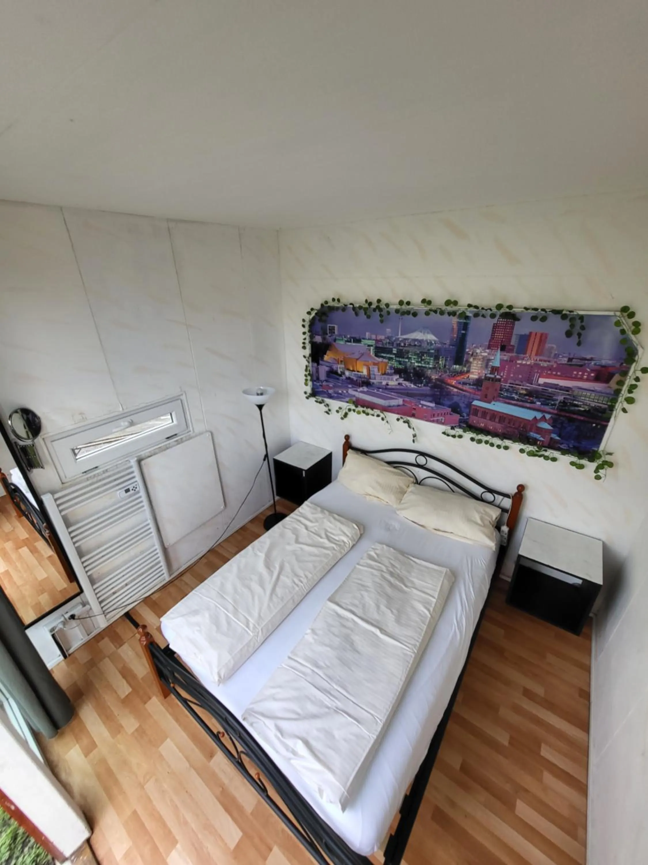 Photo of the whole room, Bed in EASY Lodges Berlin
