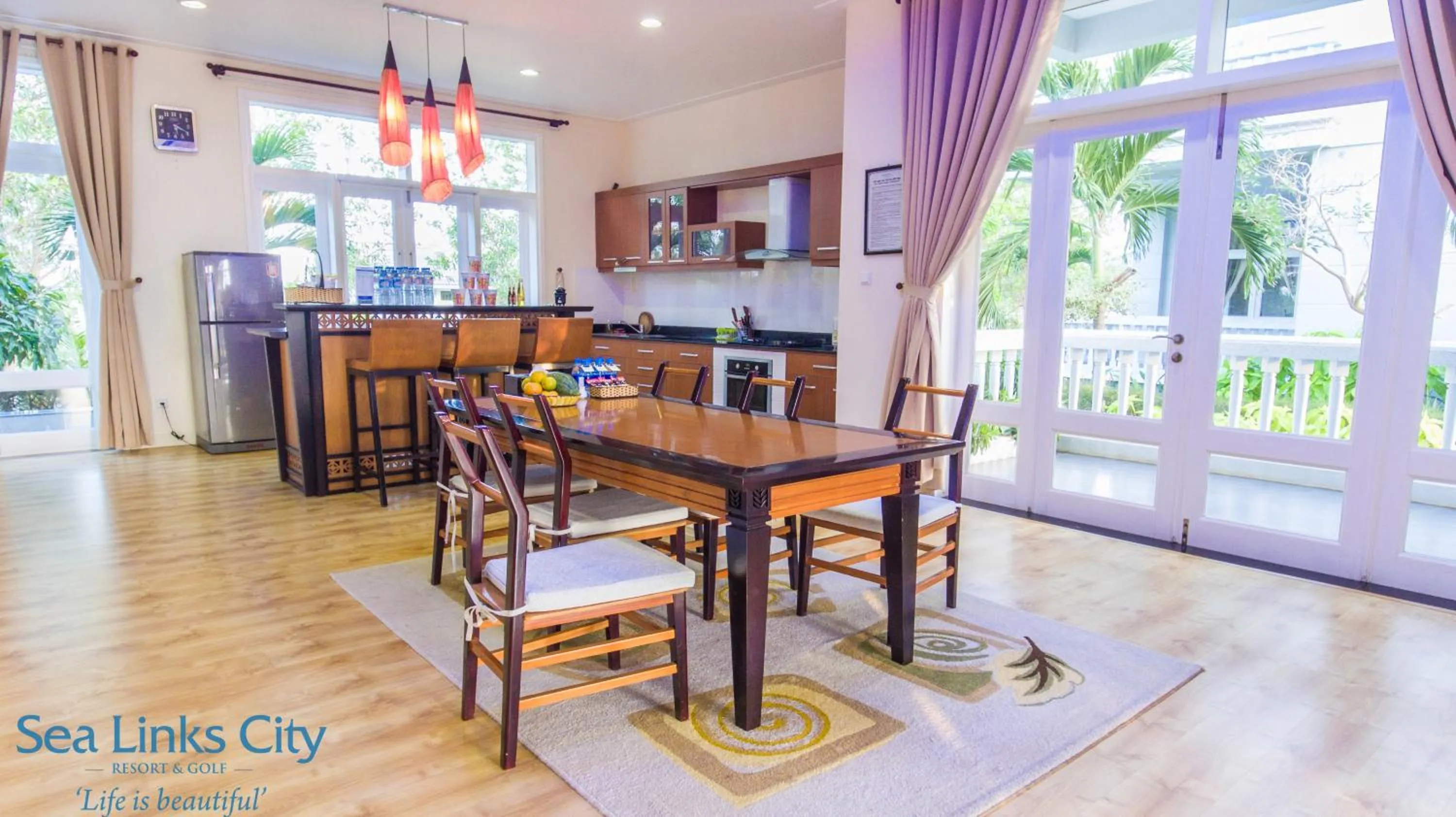 Kitchen or kitchenette in Sea Links Beach Villa