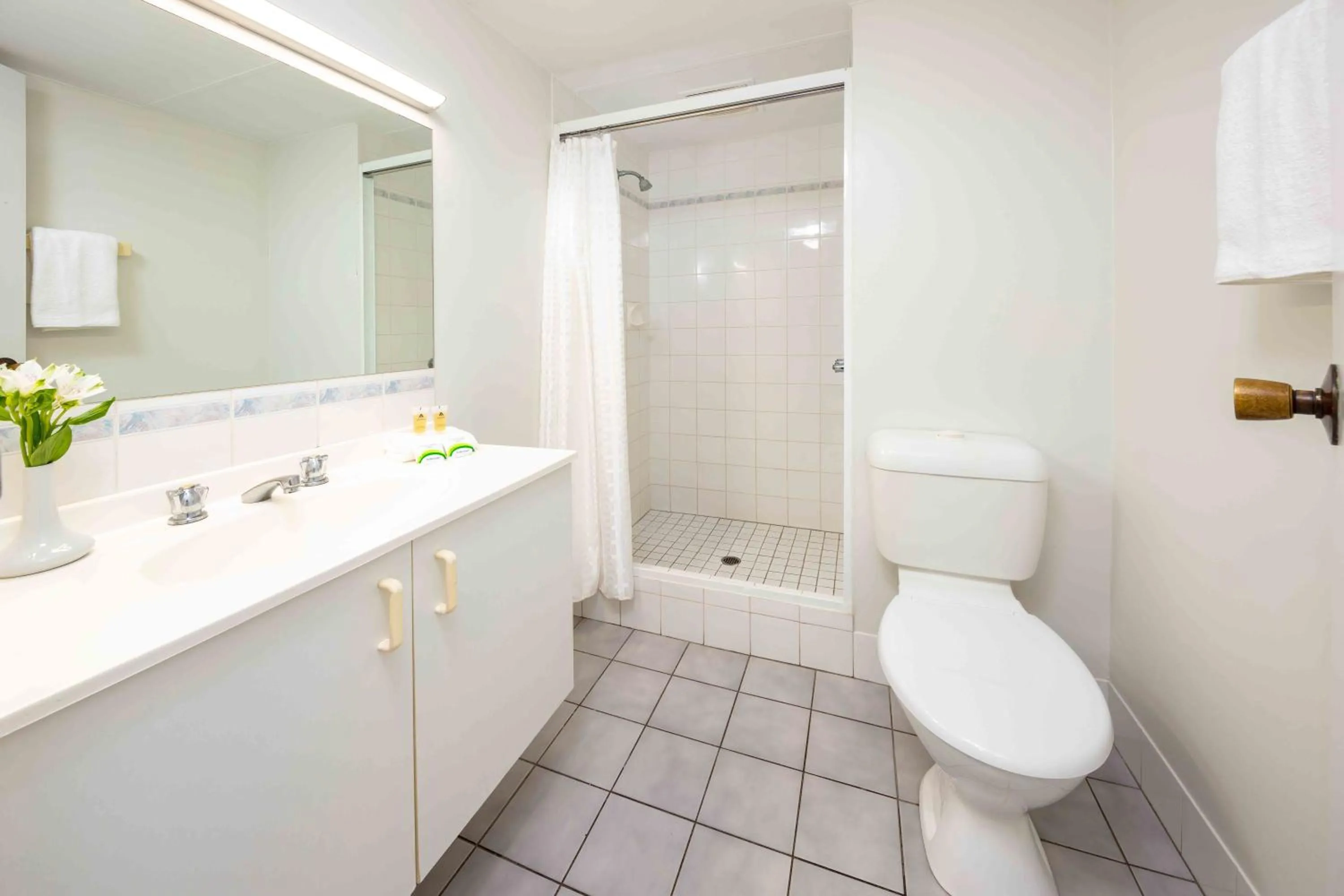 Bathroom in Hides Hotel