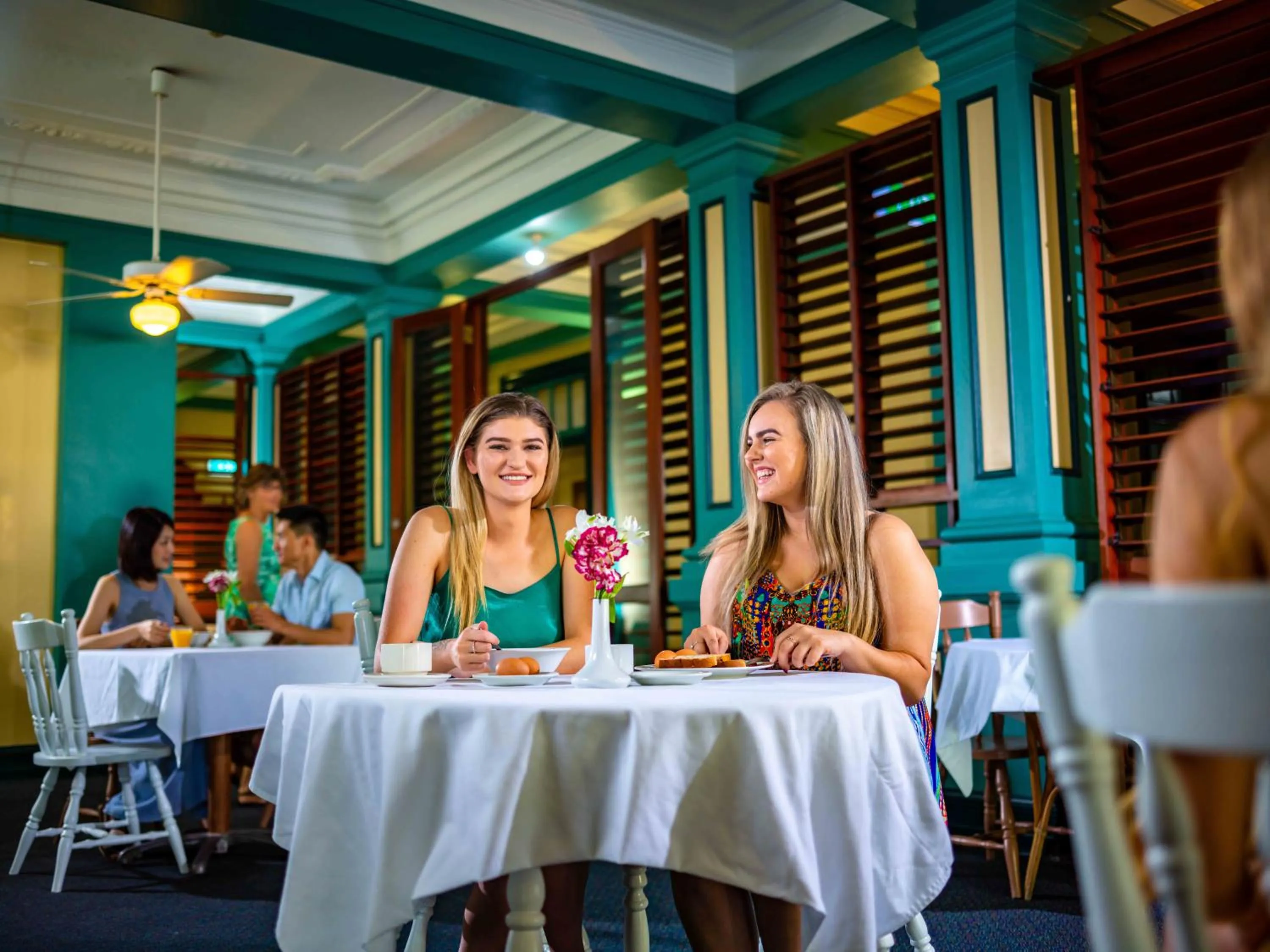 Restaurant/places to eat in Hides Hotel