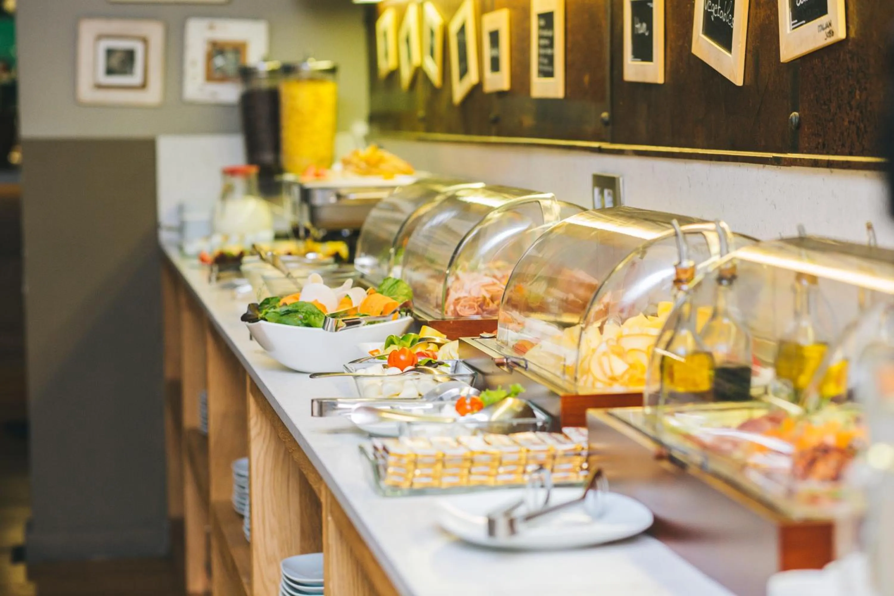 Restaurant/places to eat in Hotel Zenit Budapest Palace