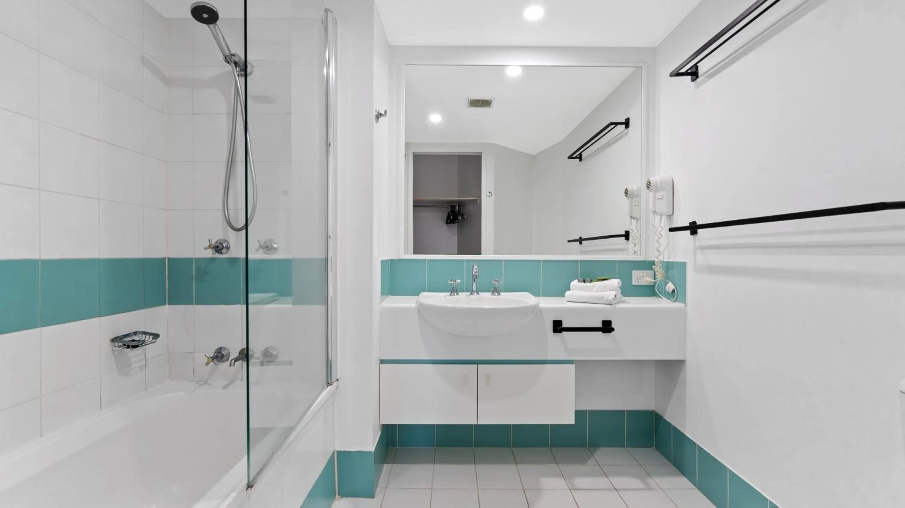 Coral Sands Beachfront Resort