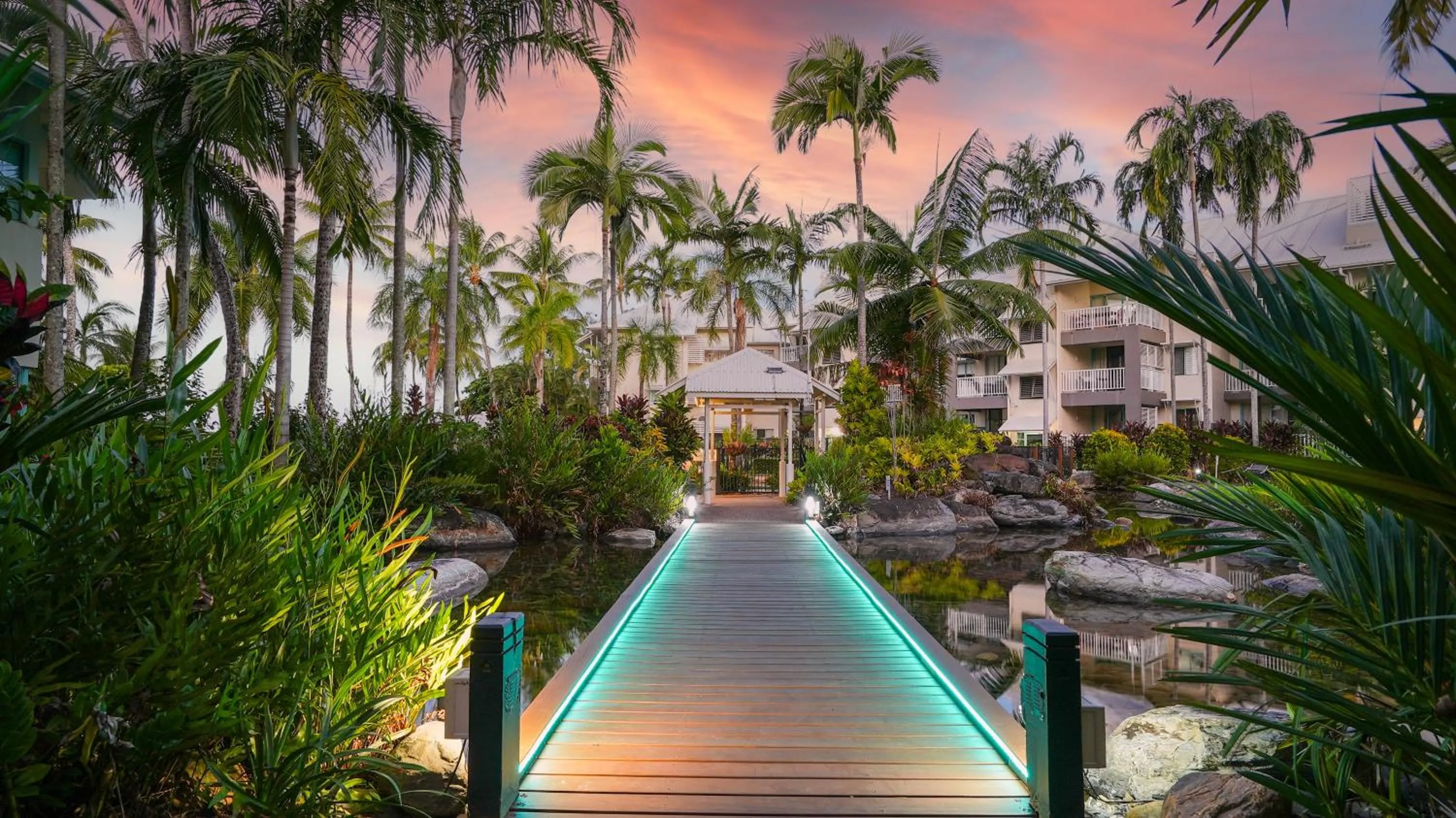 Coral Sands Beachfront Resort