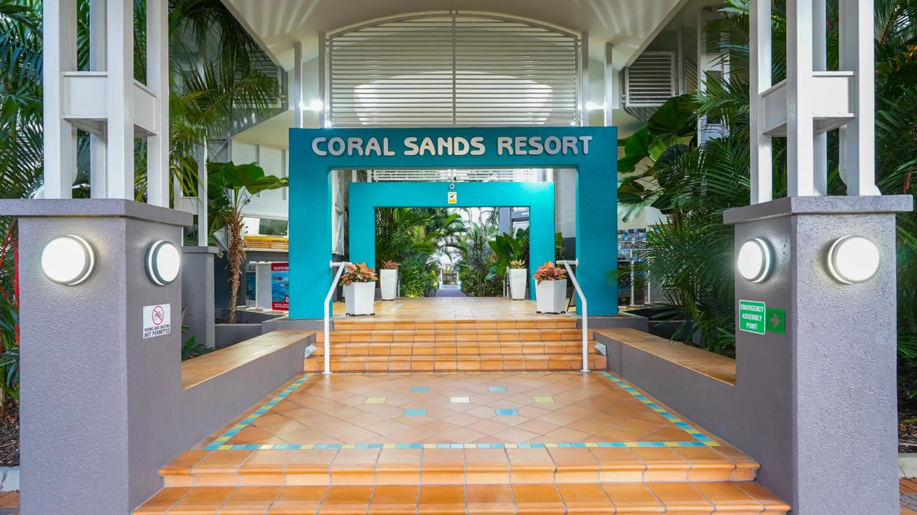 Coral Sands Beachfront Resort