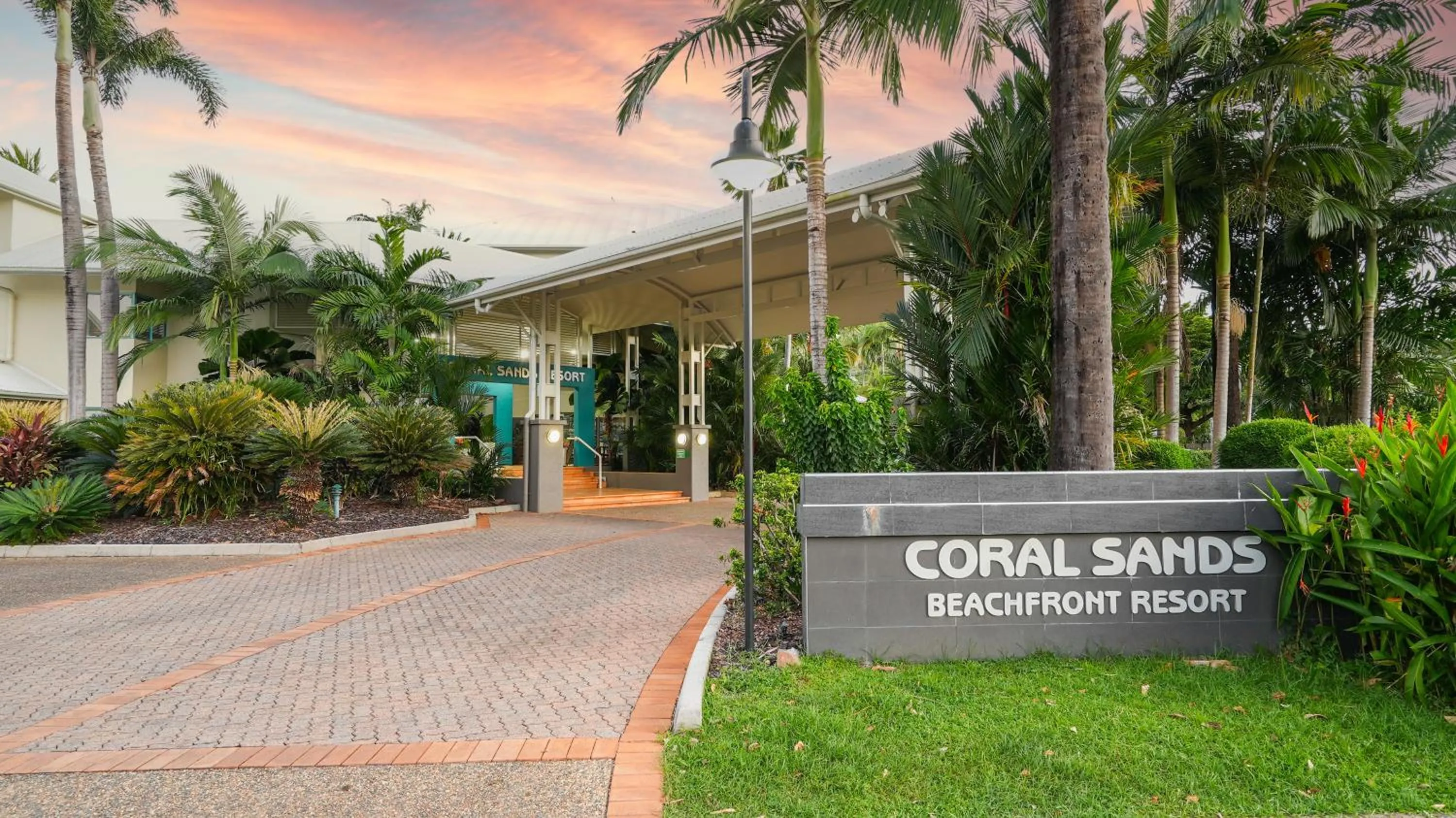 Coral Sands Beachfront Resort