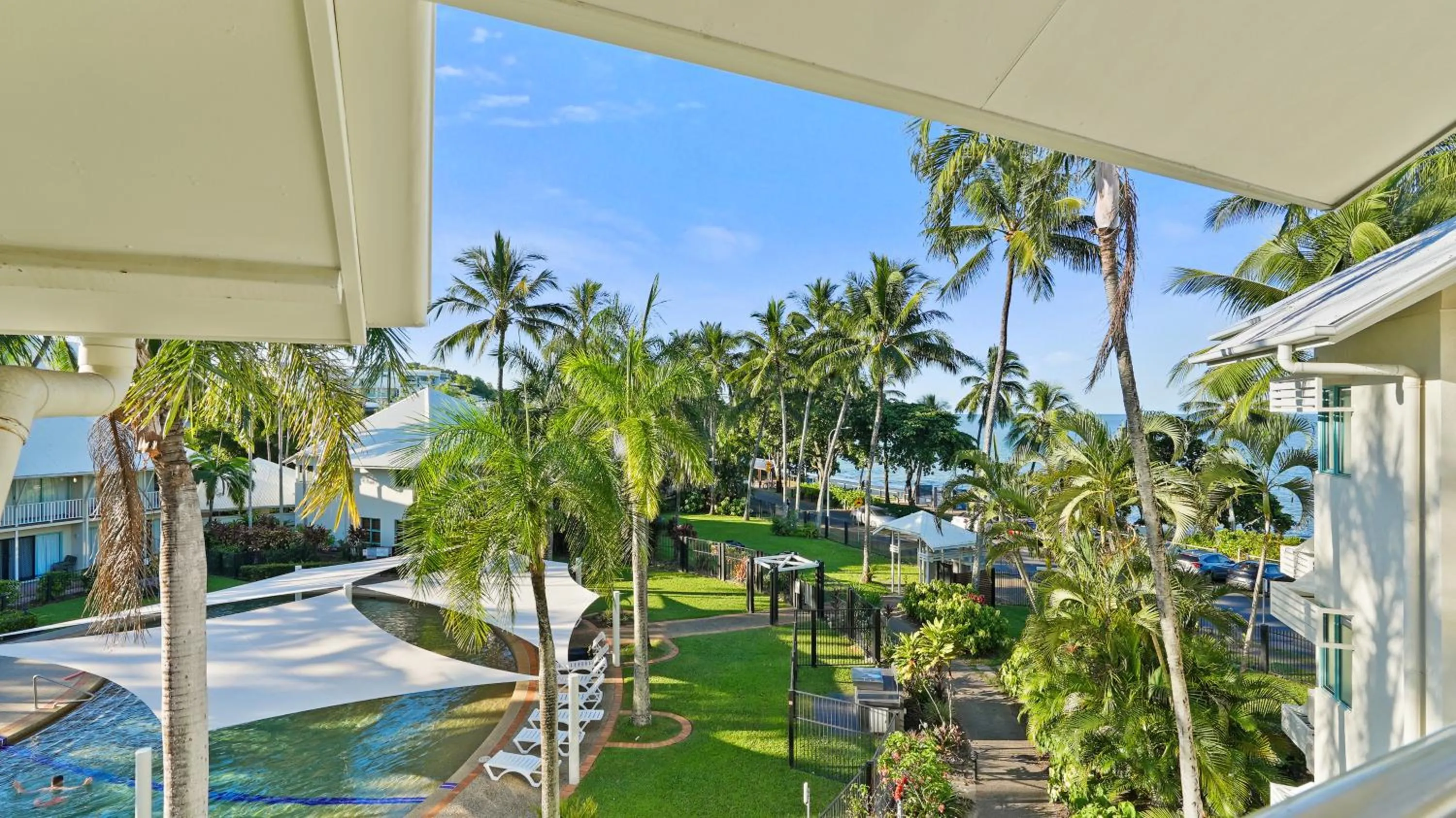 Coral Sands Beachfront Resort