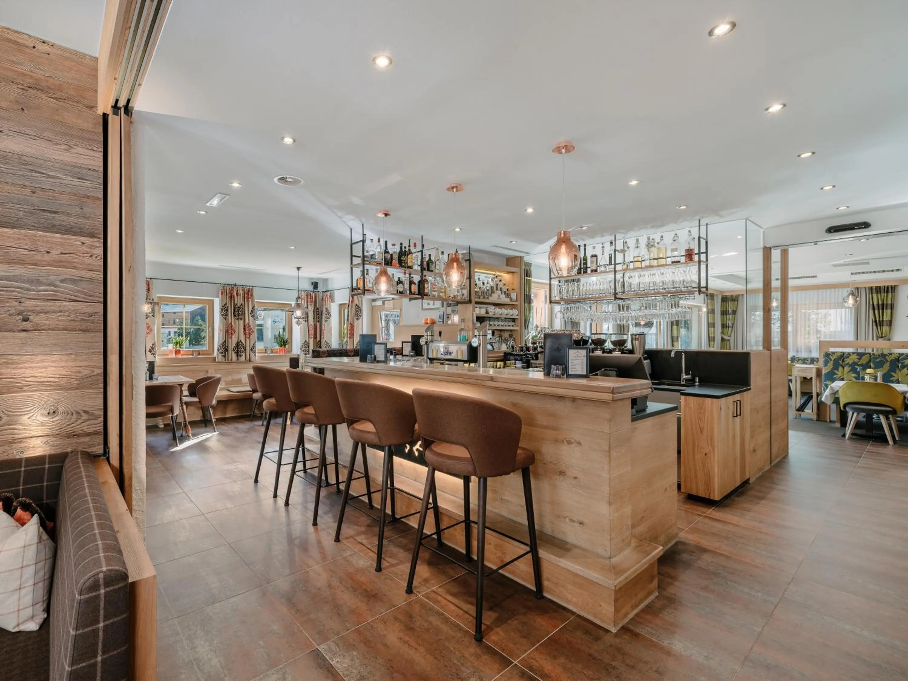 Lounge or bar in Alpinhotel Monte Superior - Silvretta Card Premium Betrieb