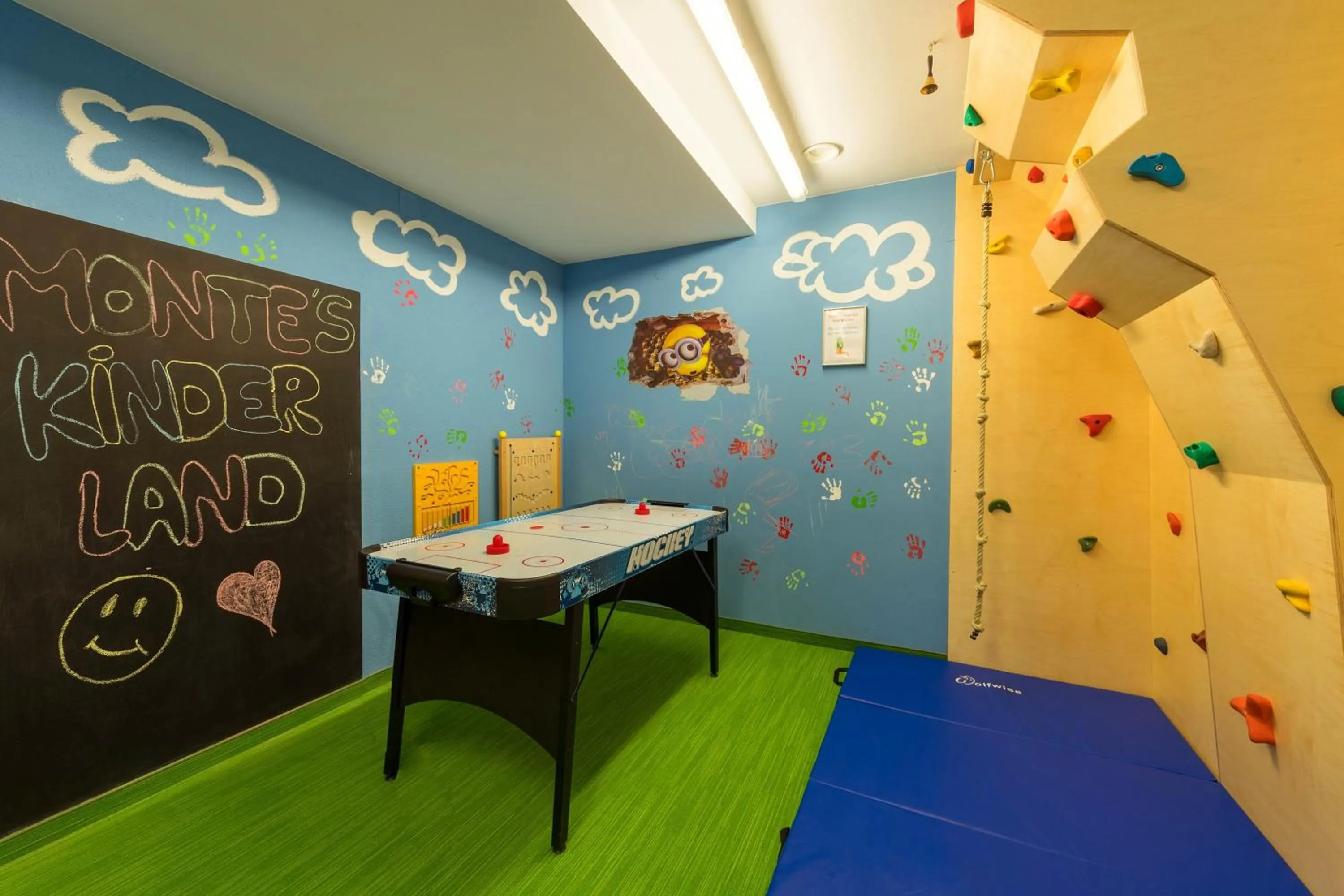 Game Room in Alpinhotel Monte Superior - Silvretta Card Premium Betrieb